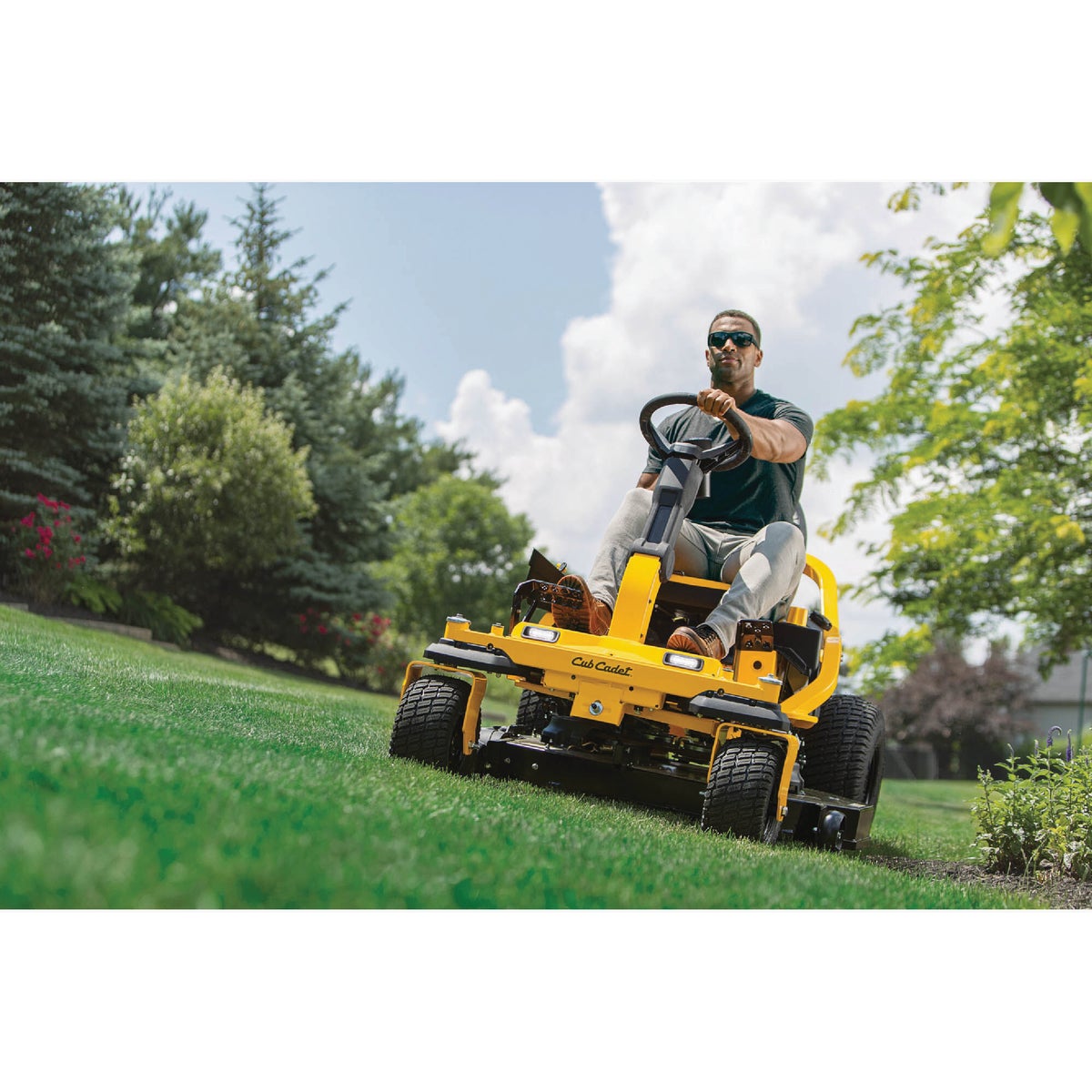 Cub Cadet Ultima ZTS1 46 In. 22 HP Kohler Zero Turn Lawn Tractor Image 6