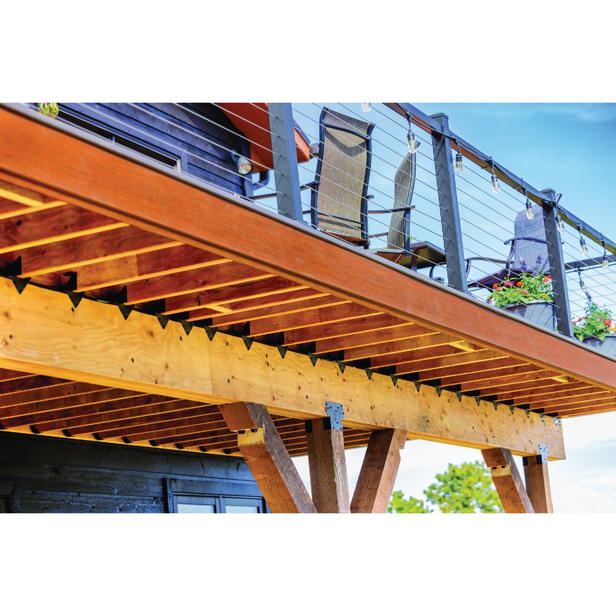 Simpson Strong-Tie Outdoor Accents ZMAX 6 In. x 6 In. Black Adjustable Post Cap Image 3