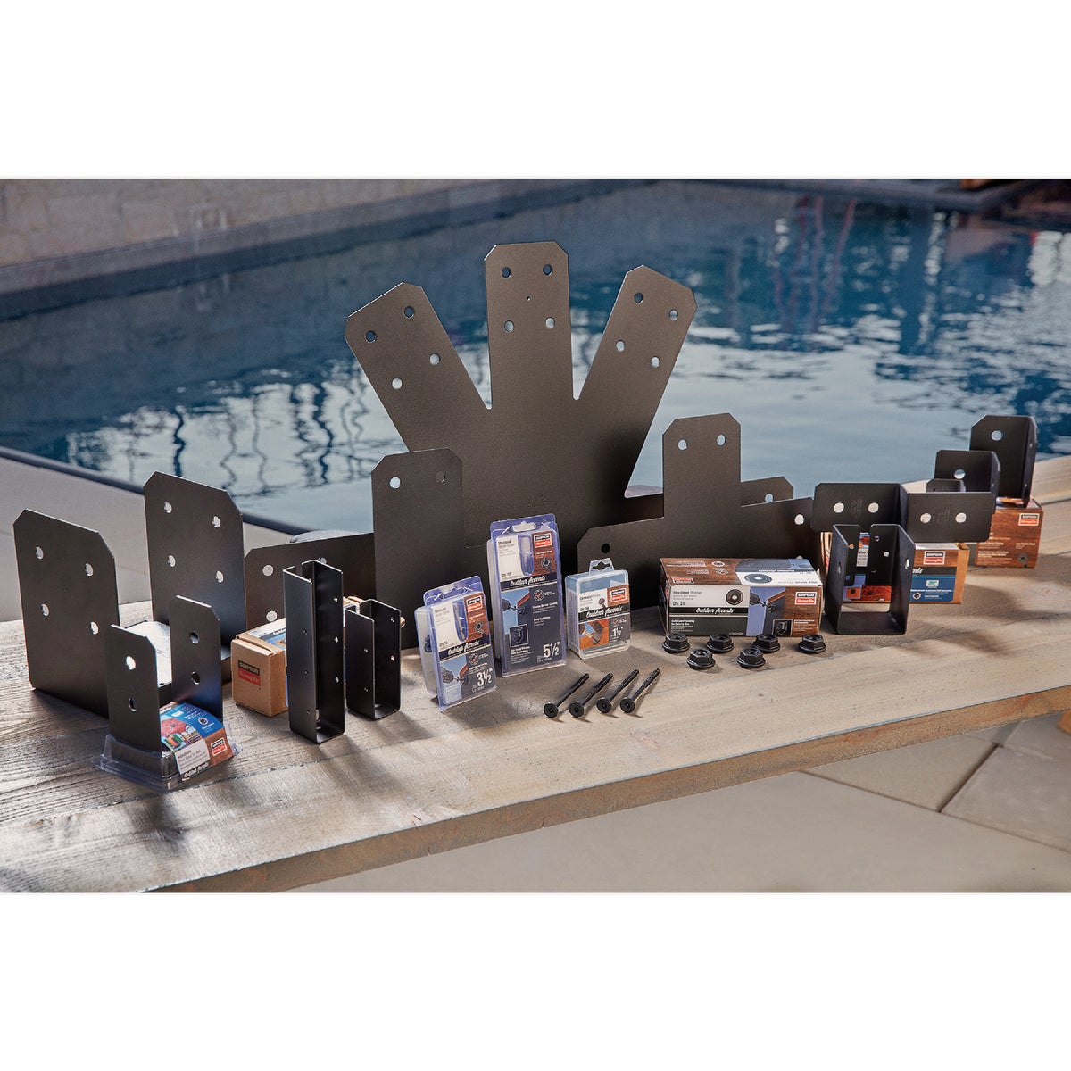 Simpson Strong-Tie Outdoor Accents Avant Collection ZMAX 4X4 Black Post Base Image 5