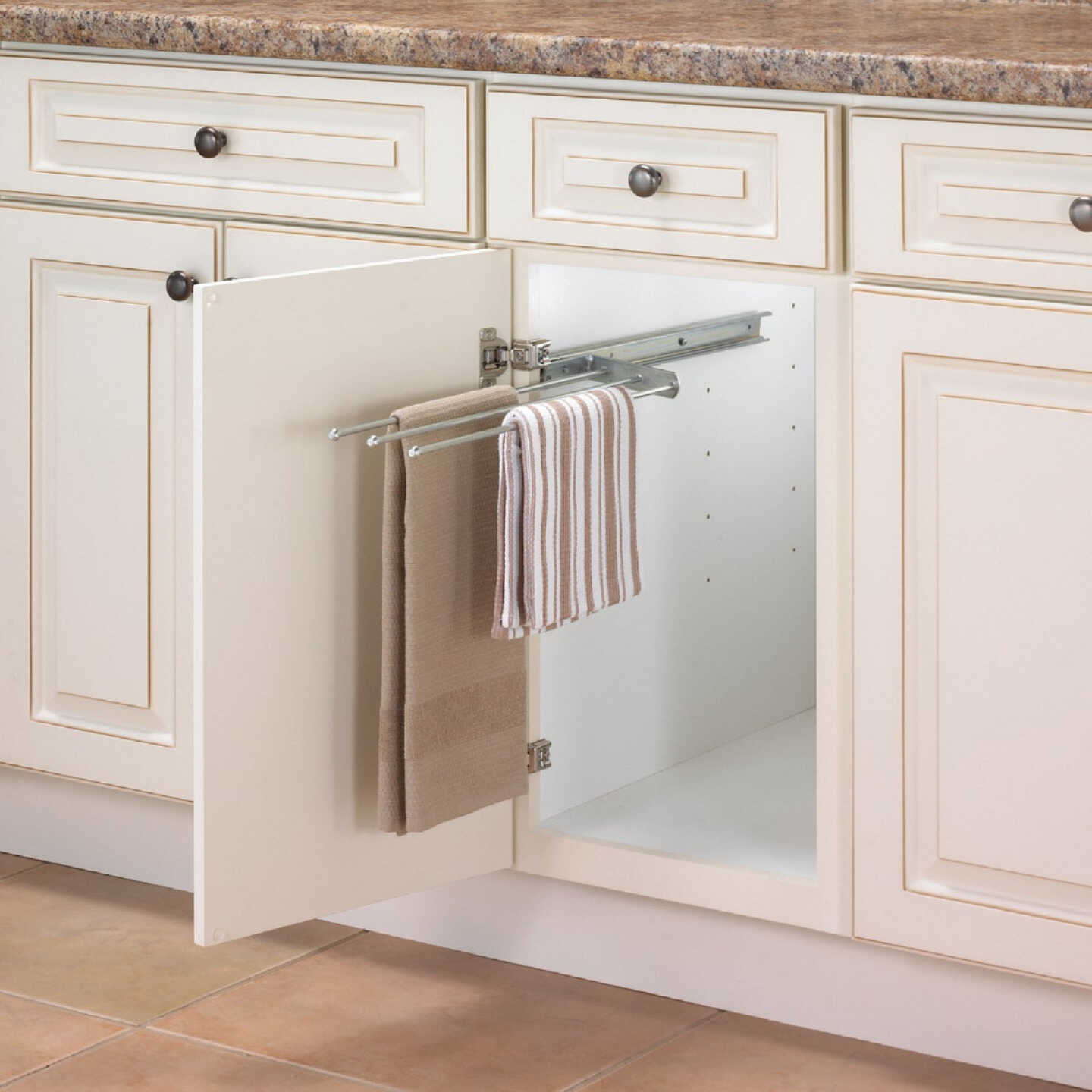 Knape & Vogt Real Solutions Heavy-Duty 18 In. Chrome Towel Bar Image 3