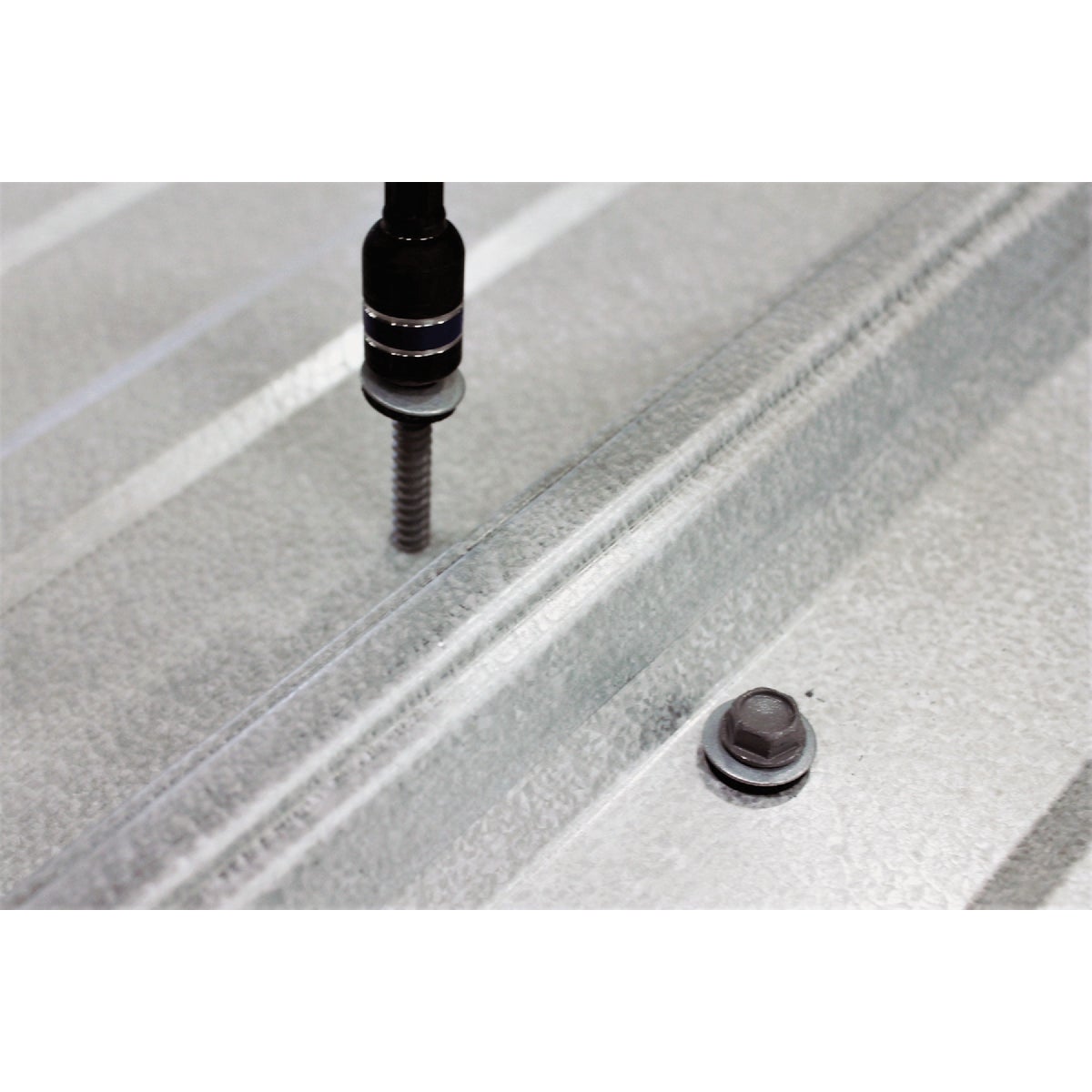 Teks #9 x 1-1/2 In. Hex Washer Head Sharp Point Metal to Wood Roofing Screw (400-Count) Image 2