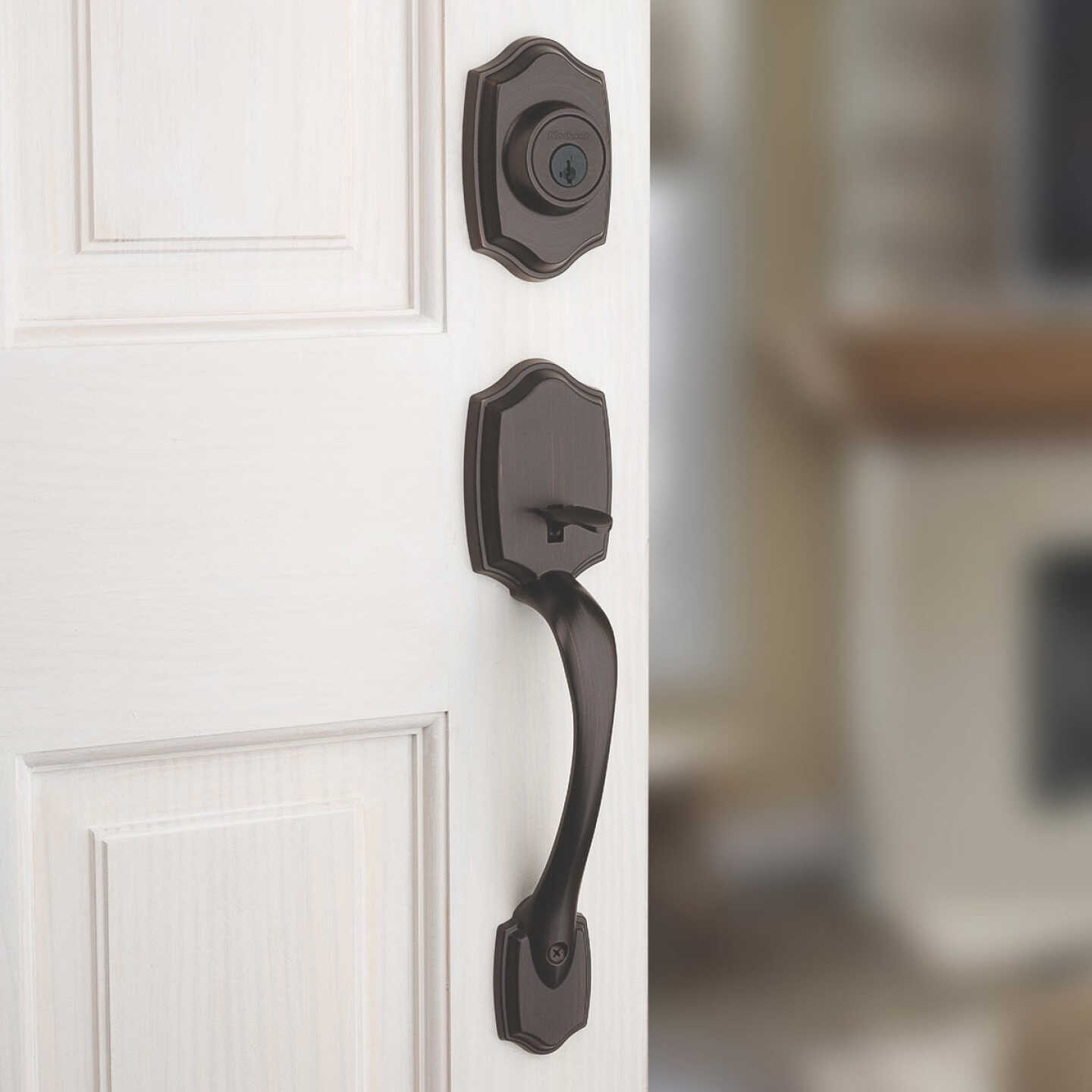 Kwikset SmartKey Venetian Bronze Belleview Entry Door Handleset with Cove Knob Image 2