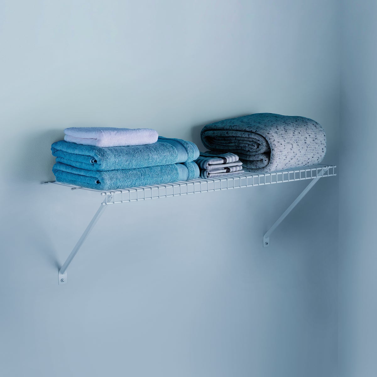 Rubbermaid 2 Ft. Linen Shelving with Hardware Image 2