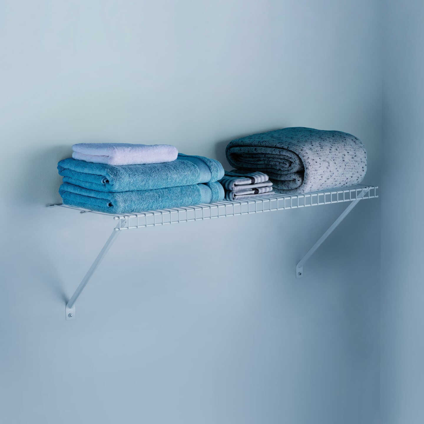 Rubbermaid 2 Ft. Linen Shelving with Hardware Image 2