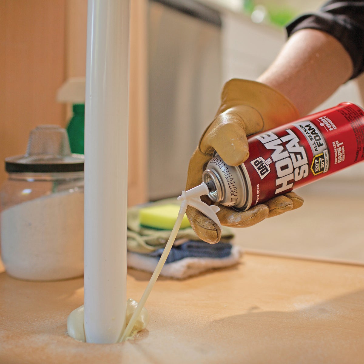 DAP Home Seal 12 Oz. Minimum Expanding Foam Sealant Image 2