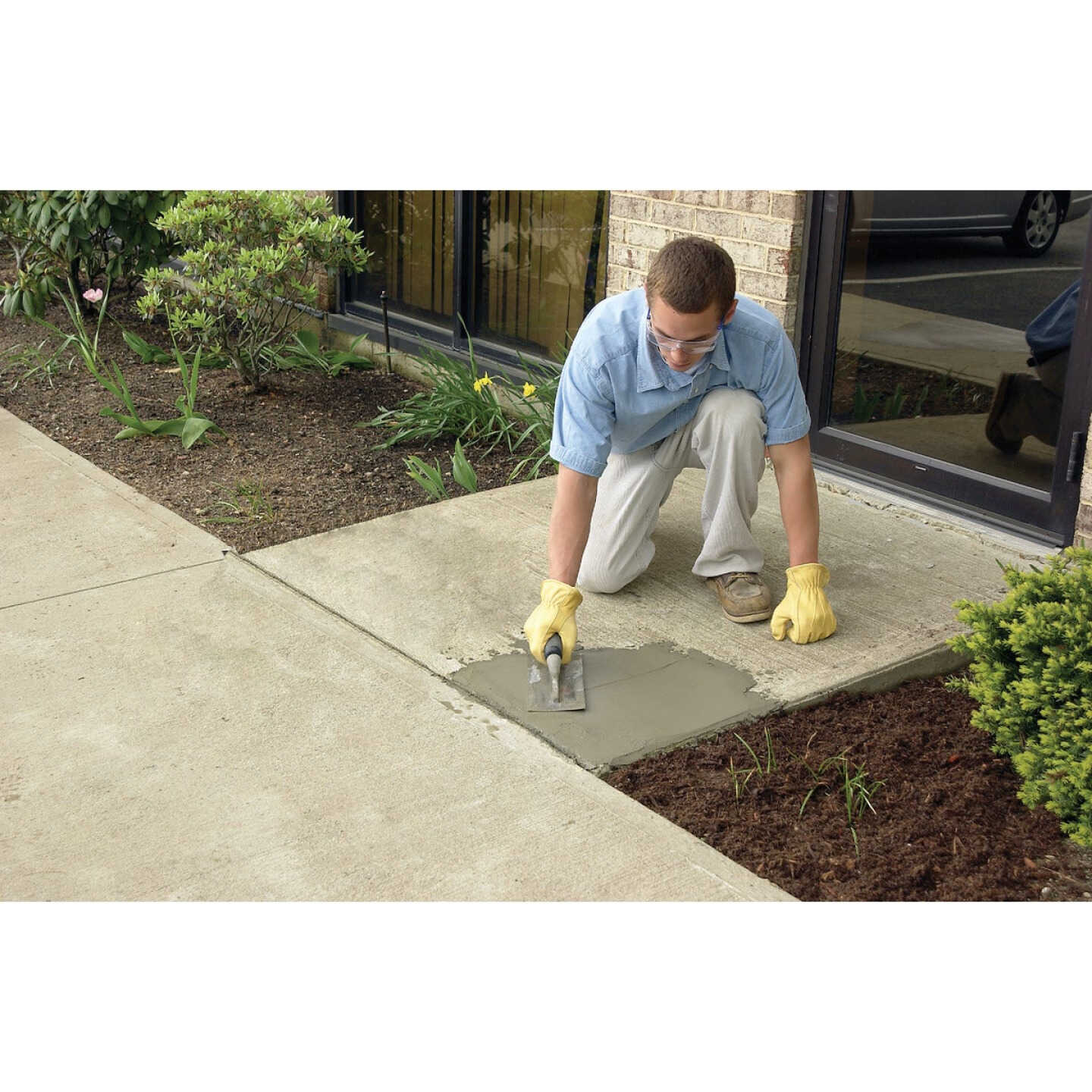 Quikrete 10 Lb. Gray Concrete Patch Image 2