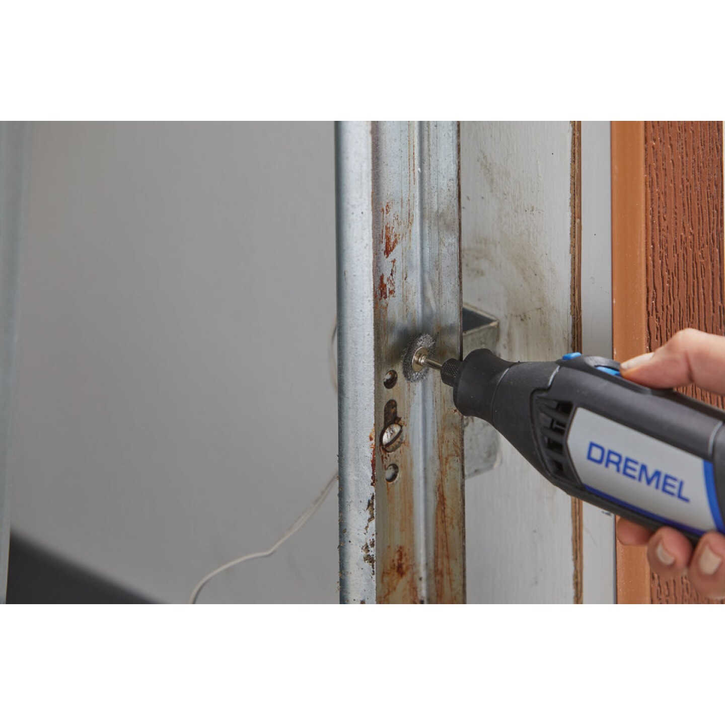 Dremel 3/4 In. Carbon Steel Wire Cleaning Brush (2-Pack) Image 4