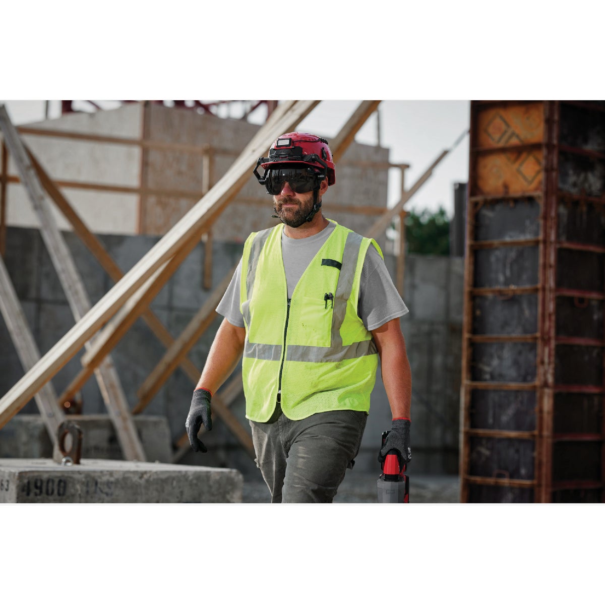 Milwaukee Class 2 High Visibility Yellow Mesh One Pocket Safety Vest, S/M Image 4
