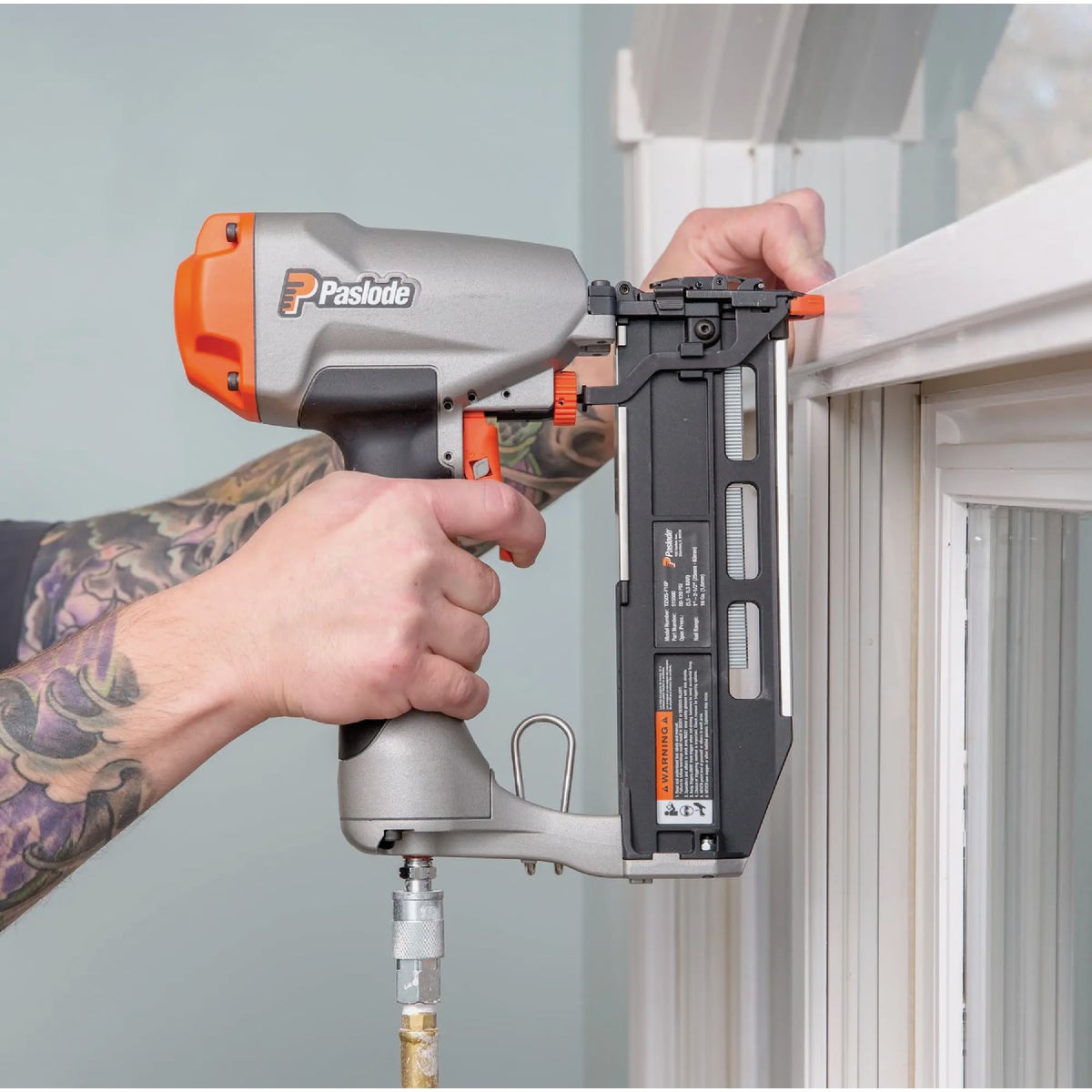 Paslode 16-Gauge 2-1/2 In. Straight Pneumatic Finish Nailer Image 3