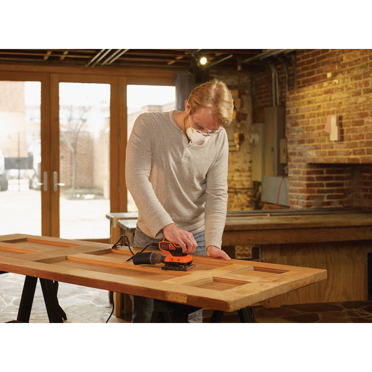 Black & Decker 1/4 Sheet 2.0A Finish Sander Image 2