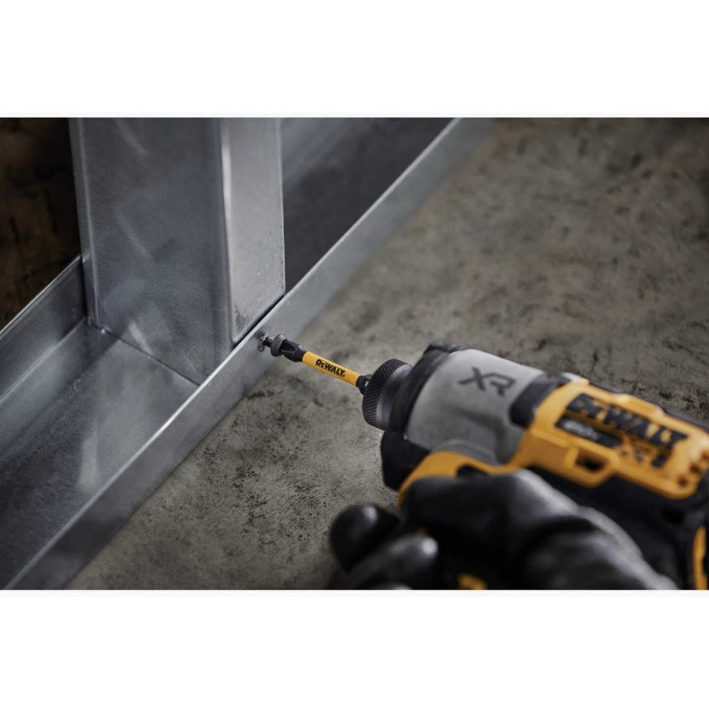 DeWalt Elite Series 2-1/4 In. #2 Phillips Steel Screwdriver Bit (3-Piece) Image 2