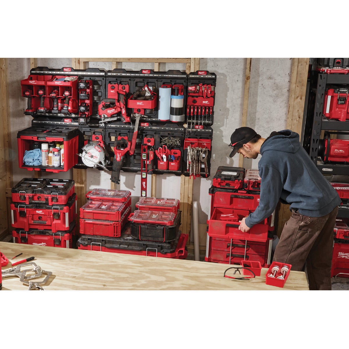 Milwaukee PACKOUT Compact Wall Plate, 50 Lb. Capacity Image 6
