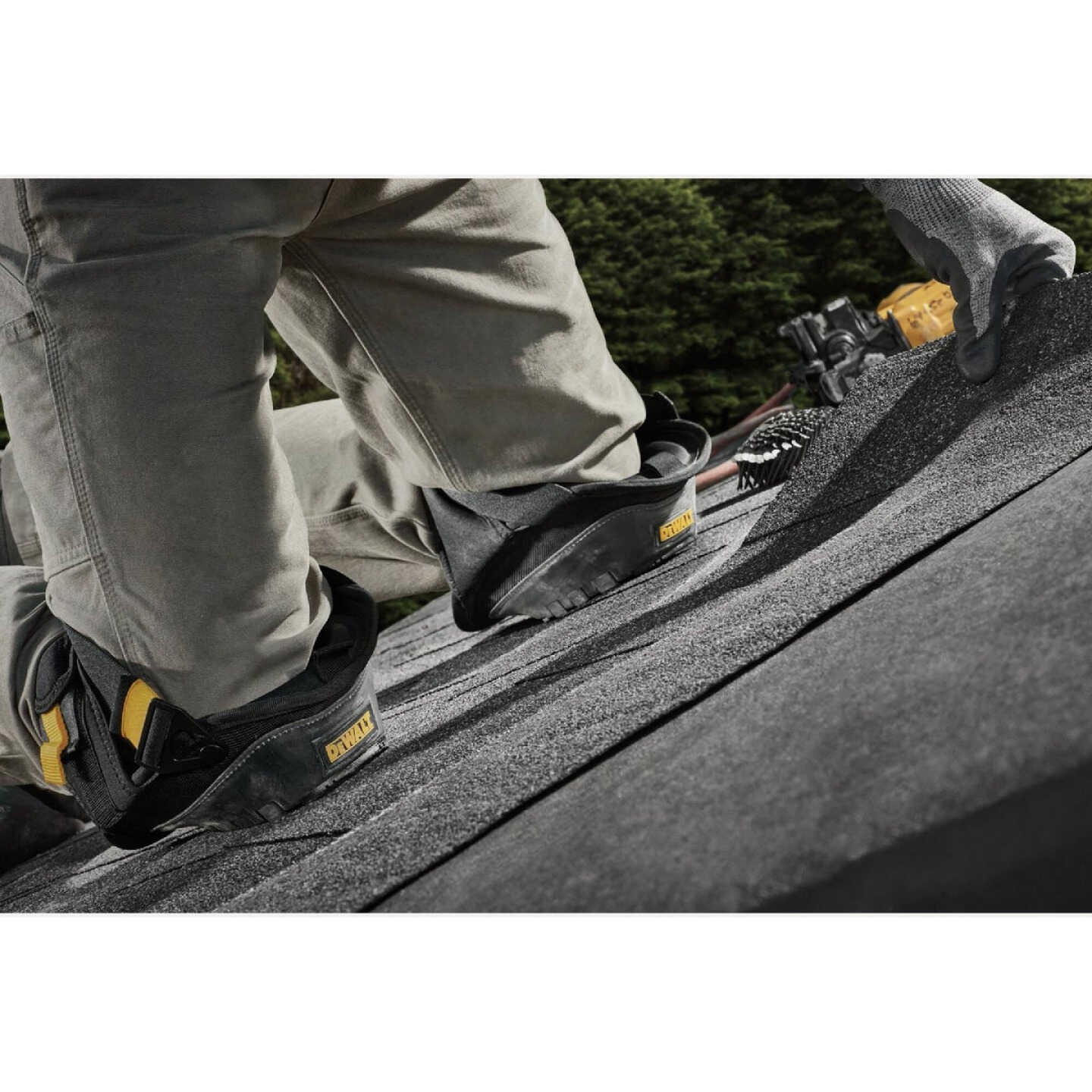 DeWalt Stabilized Gel Knee Pads (2-Pack) Image 2