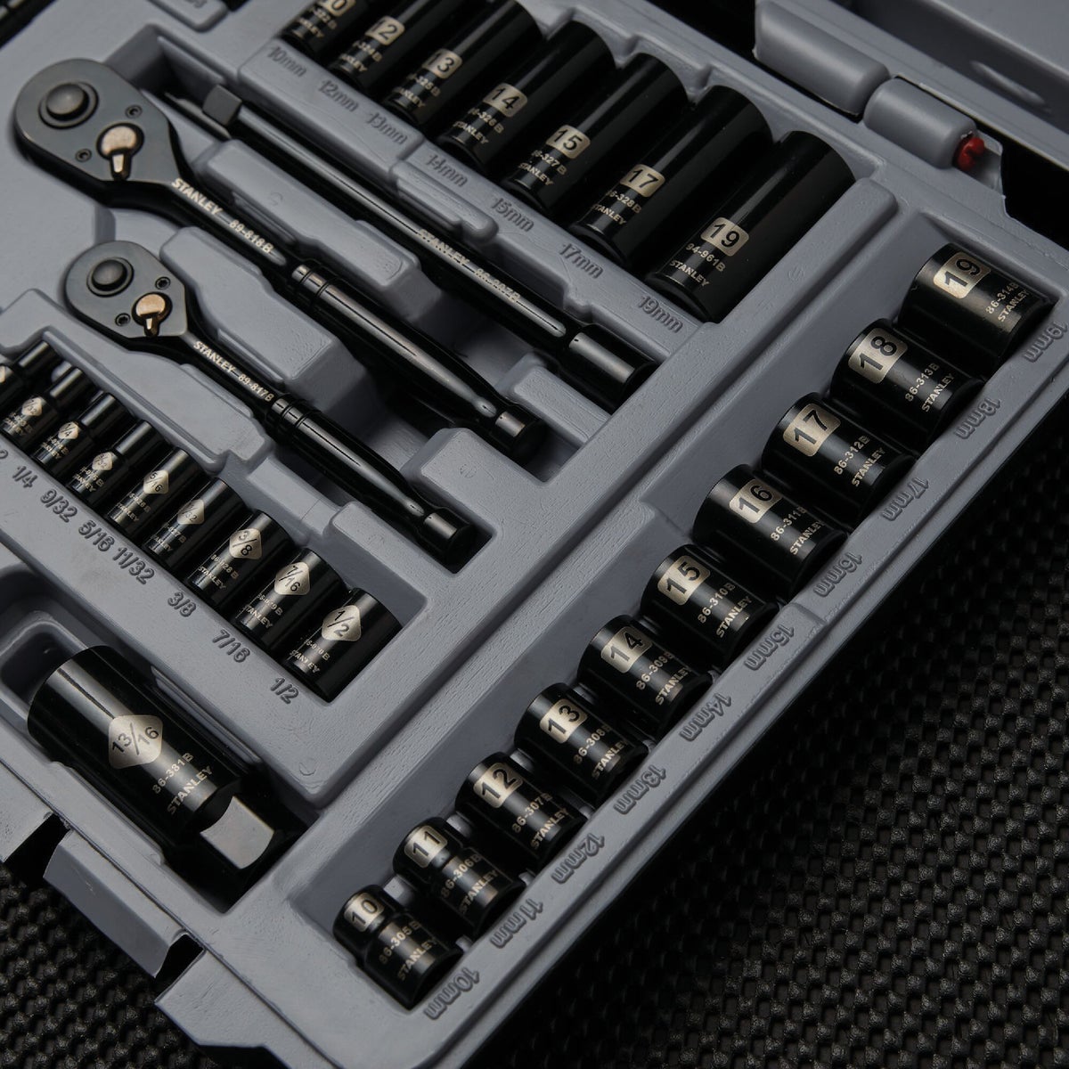 Stanley Standard/Metric 1/4 In. Drive & 3/8 In. Drive Black Chrome Combination Ratchet & Socket Set (69-Piece) Image 5