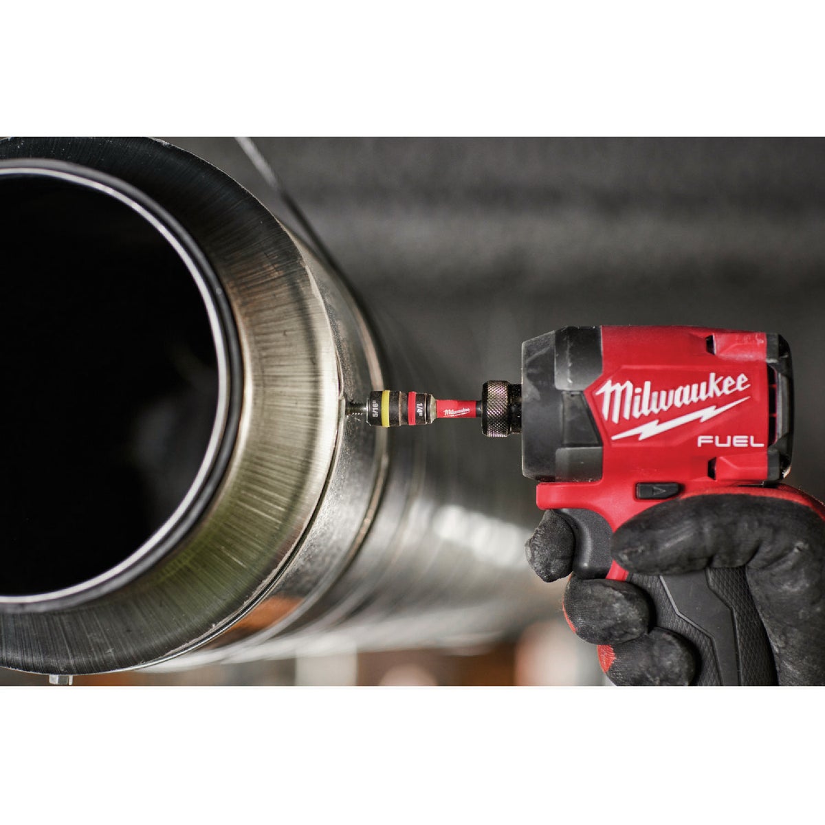 Milwaukee SHOCKWAVE QUIK-CLEAR 2-in-1 1/4 In. & 5/16 In. x 2-1/4 In. Impact Duty Magnetic Nut Driver Image 7