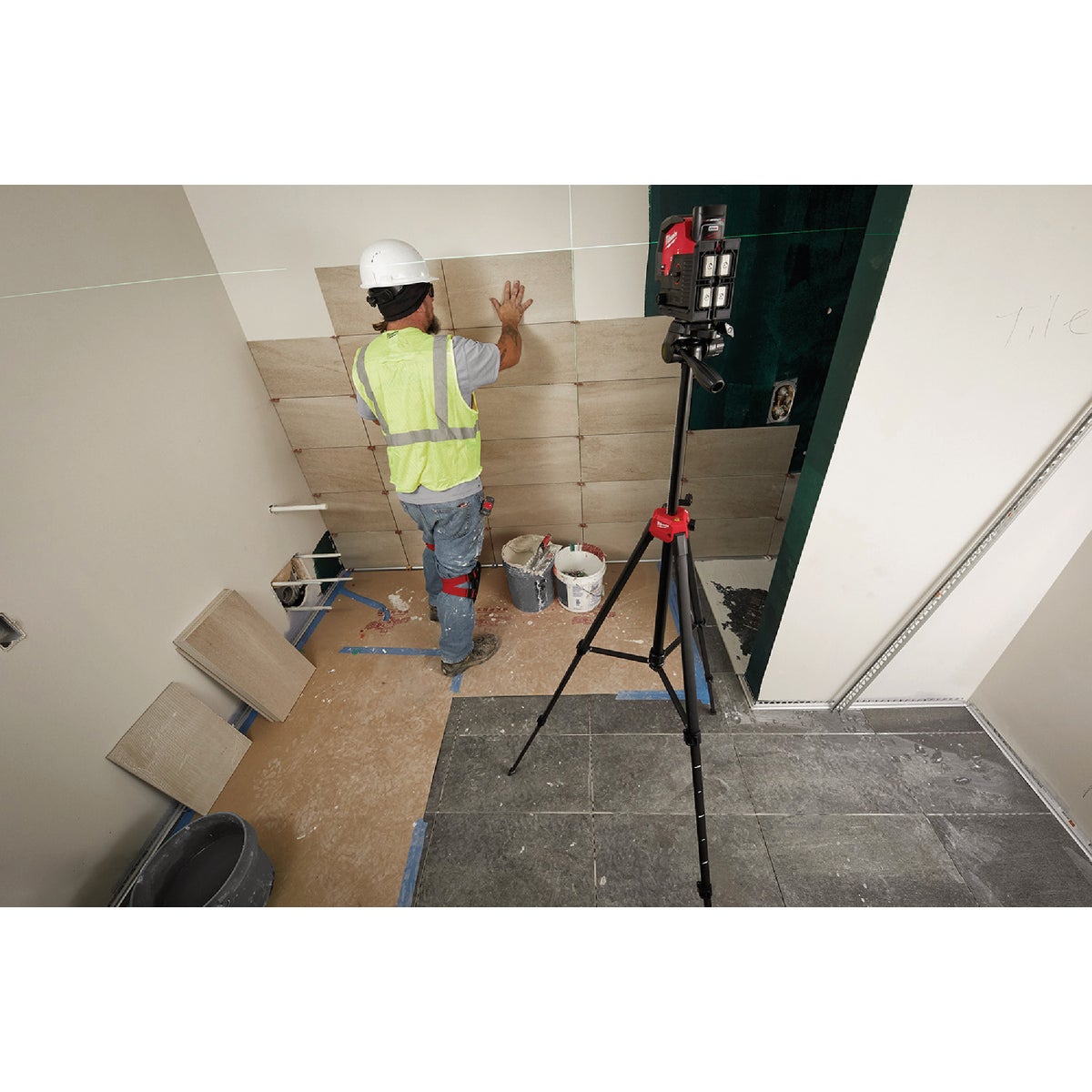 Milwaukee 1/4 In.-20 Laser Level Tripod Image 2