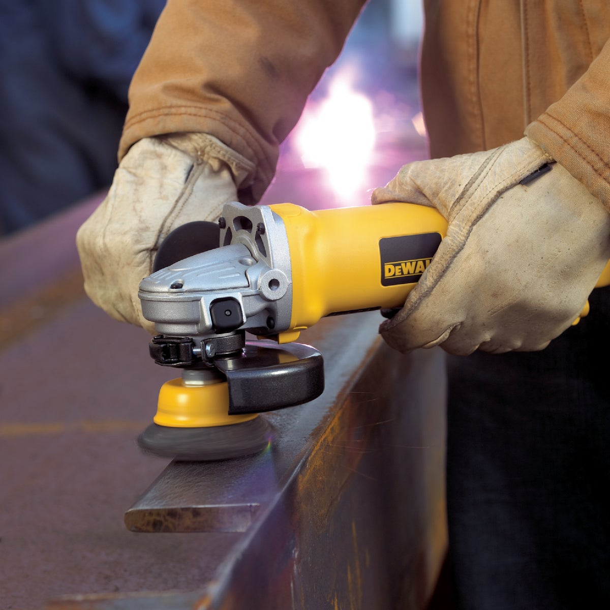 DEWALT 3 In. Knotted 0.020 In. Angle Grinder Wire Brush Image 3