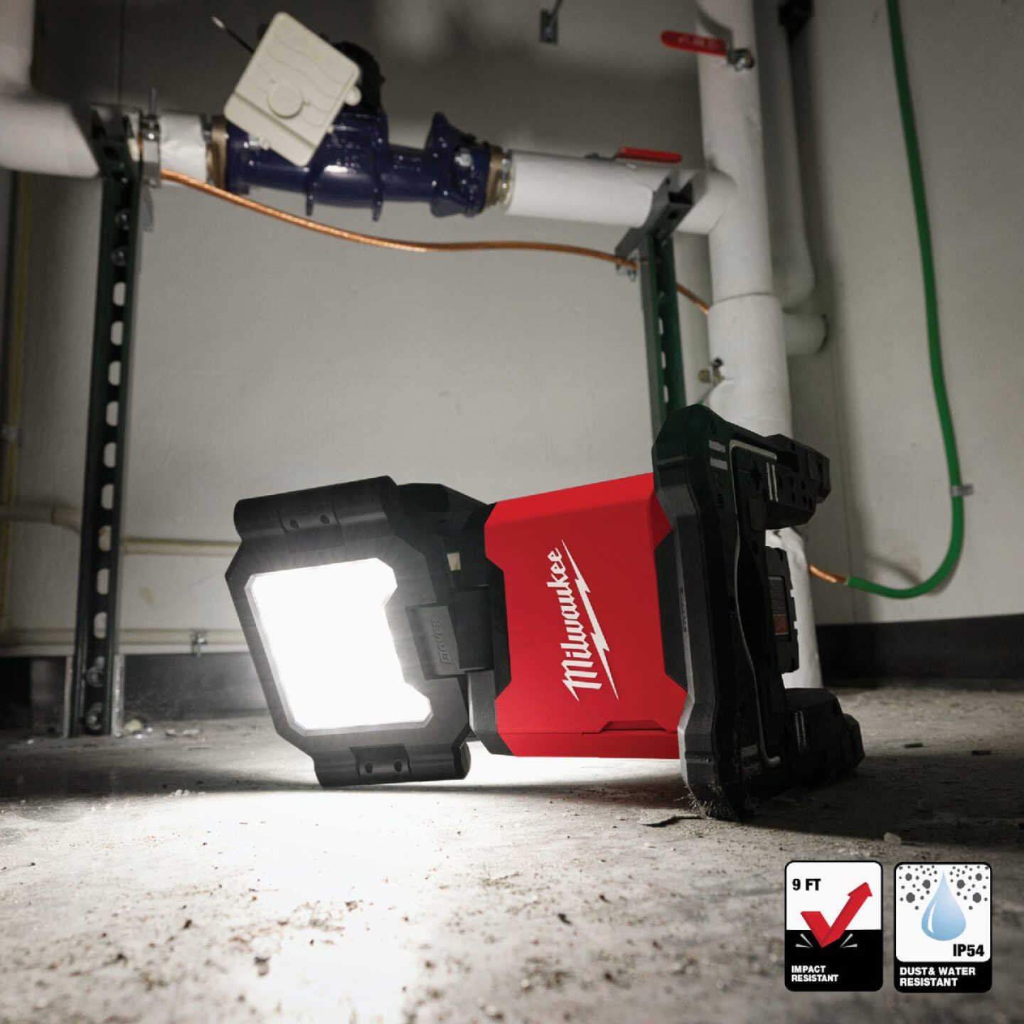 Milwaukee ROVER M18 Dual Power Triple-Panel Flood & Area Light (Tool Only) Image 5