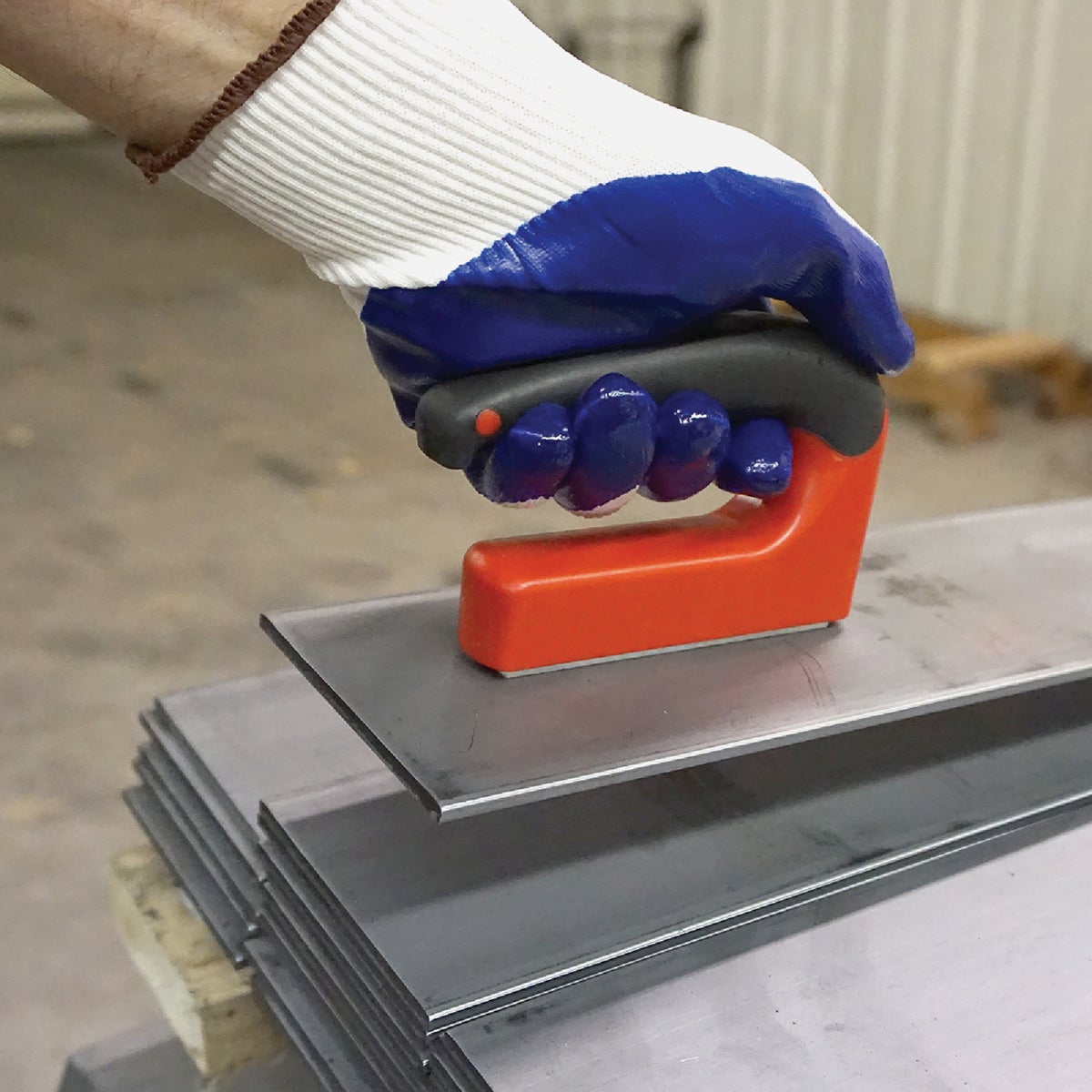 Master Magnetics 100 Lb. Ergonomic Handle Magnet Image 2