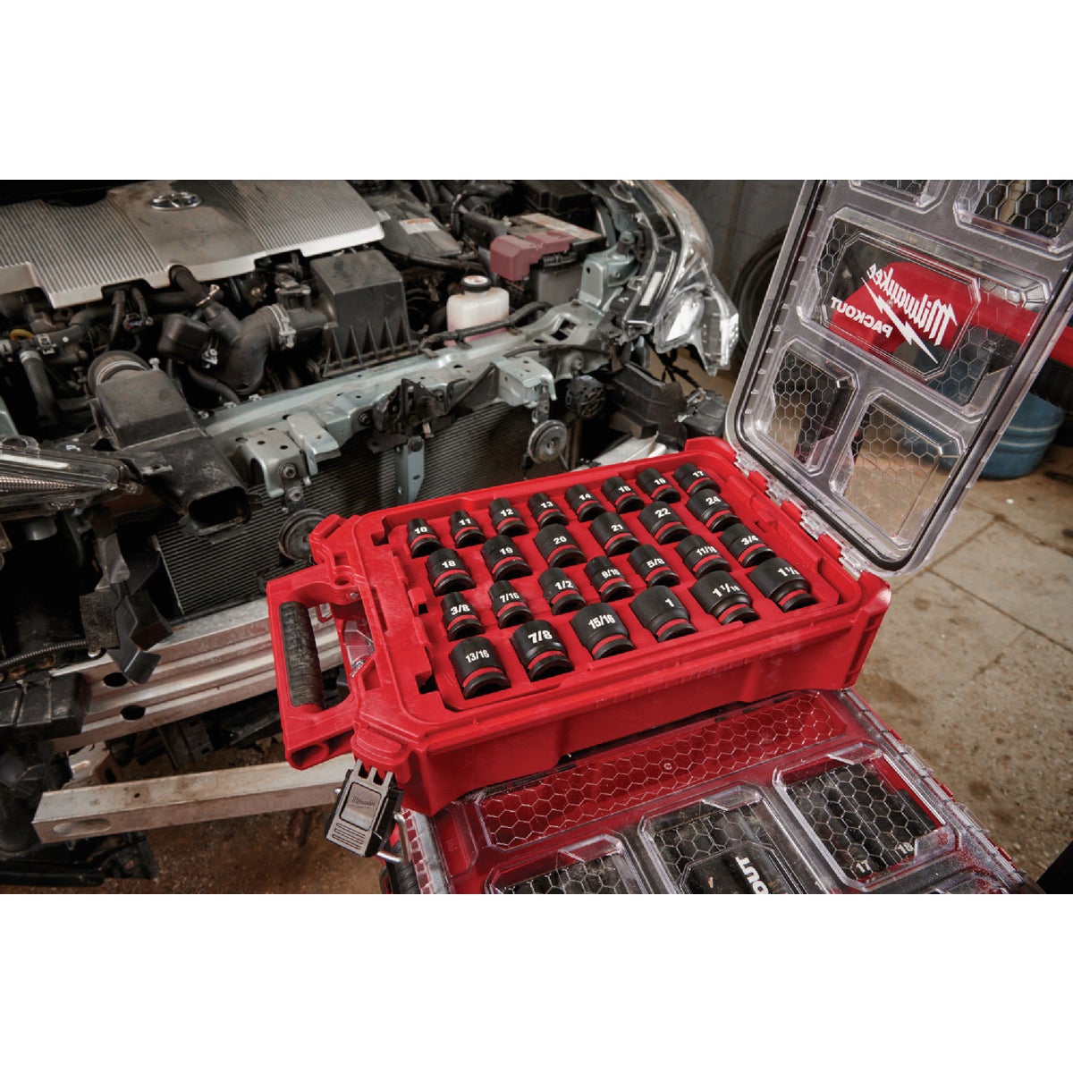 Milwaukee SHOCKWAVE Standard/Metric 1/2 In. Drive 6-Point Impact Driver Set with PACKOUT Organizer (27-Piece) Image 2