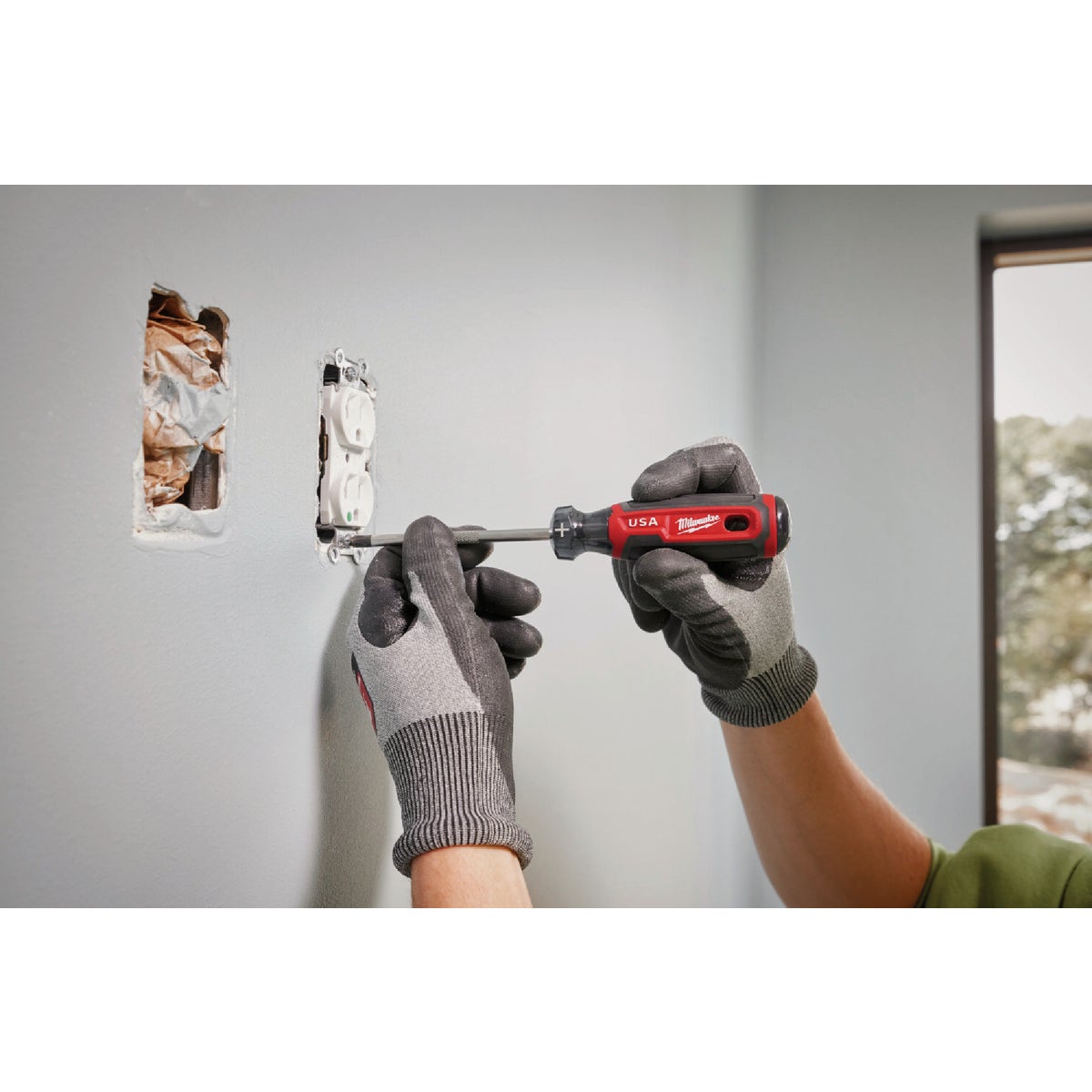 Milwaukee #3 x 6 In. Phillips Screwdriver with Cushion Grip Image 6
