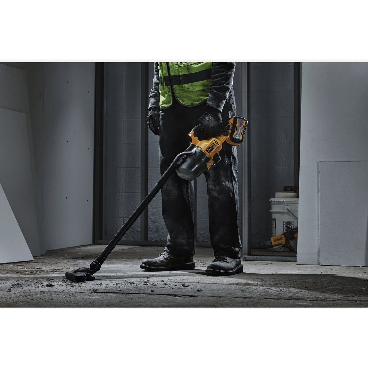 DEWALT 20V MAX Cordless Dry Hand Vacuum (Tool Only) Image 2