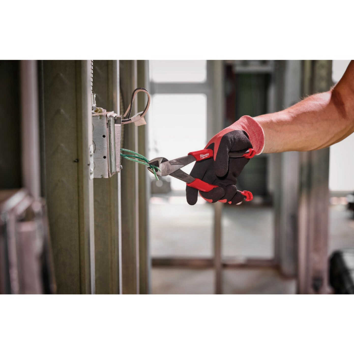 Milwaukee 6 In. Comfort Grip Diagonal Cutting Pliers (USA) Image 2