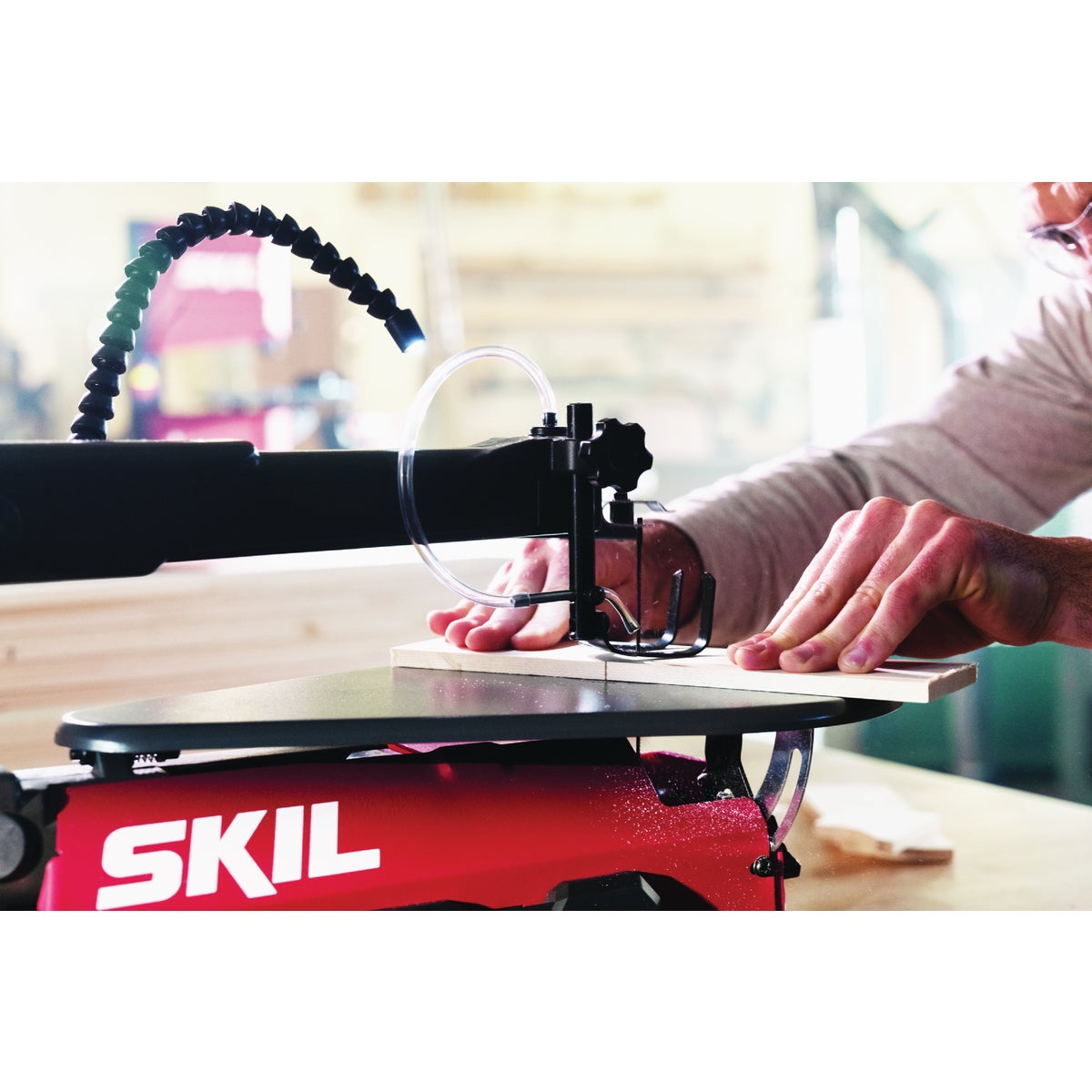 SKIL 16 In. 1.2A Variable Speed Scroll Saw Image 3