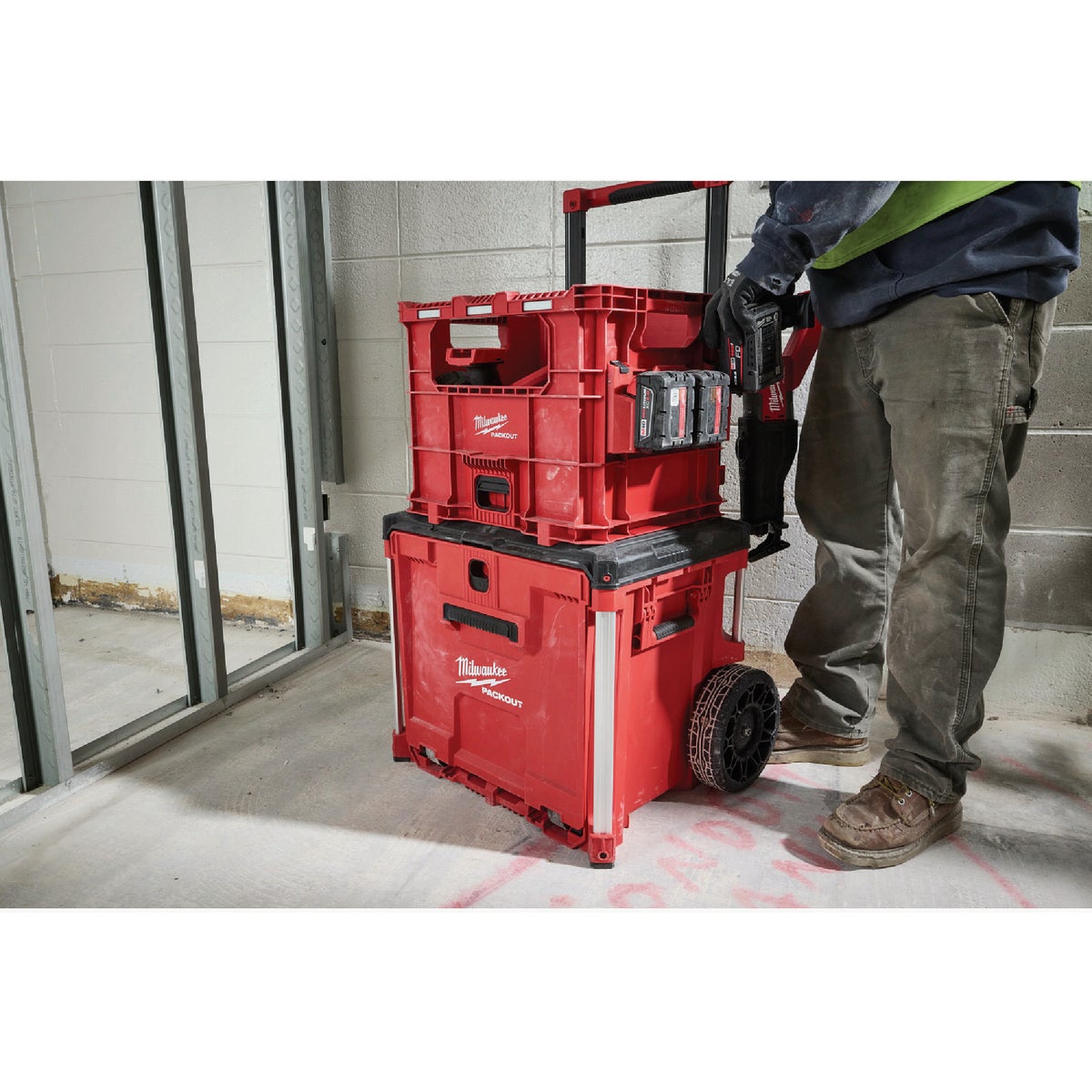 Milwaukee PACKOUT XL Crate Image 4