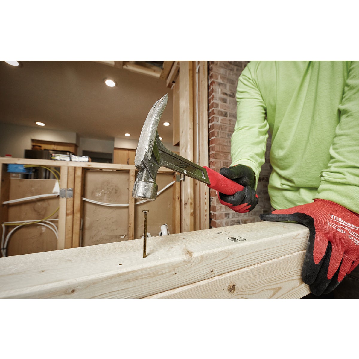 Milwaukee 20 Oz. Smooth-Face Rip Claw Hammer with Steel Handle Image 4