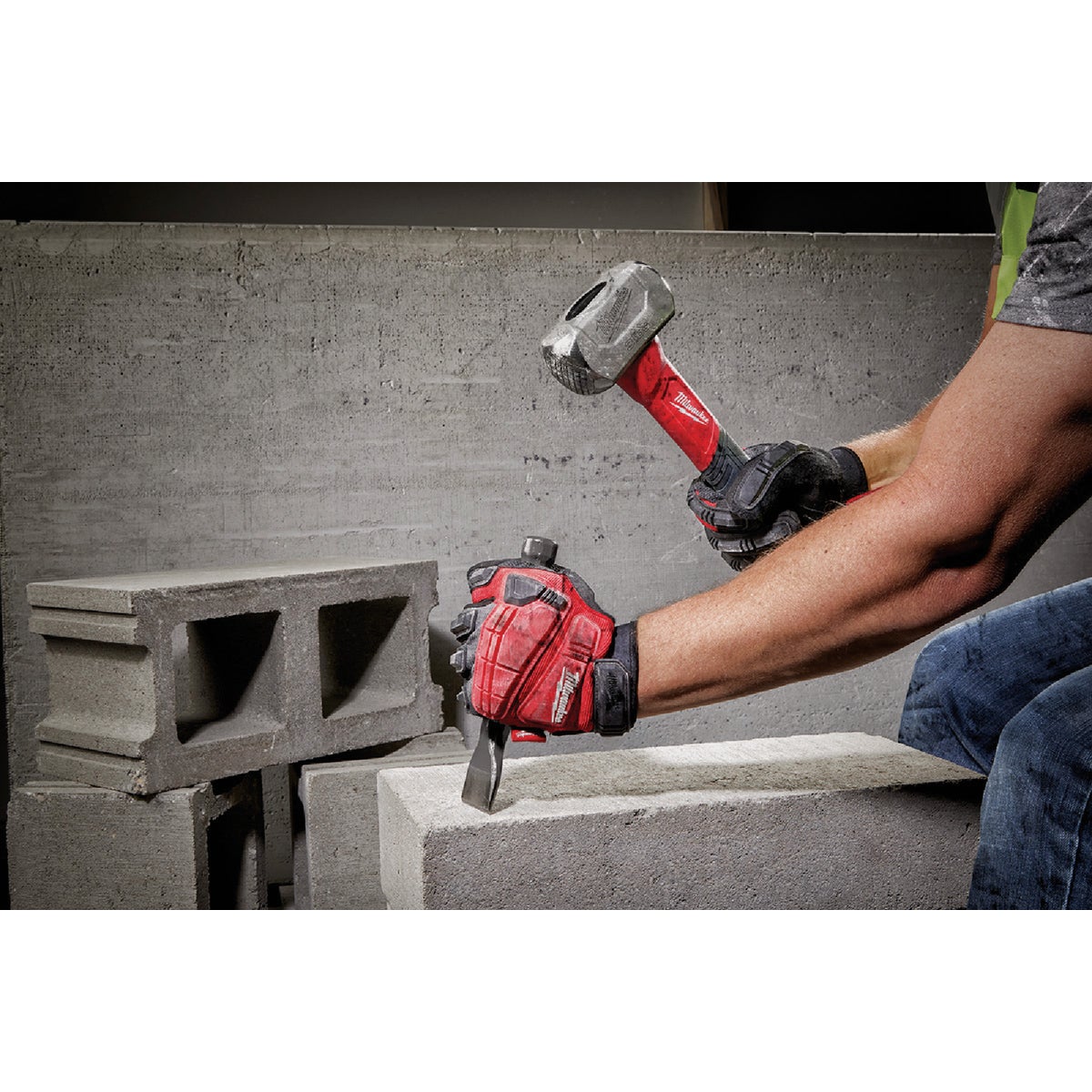 Milwaukee 3 Lb. Forged Steel Drilling Hammer with Fiberglass Handle Image 2