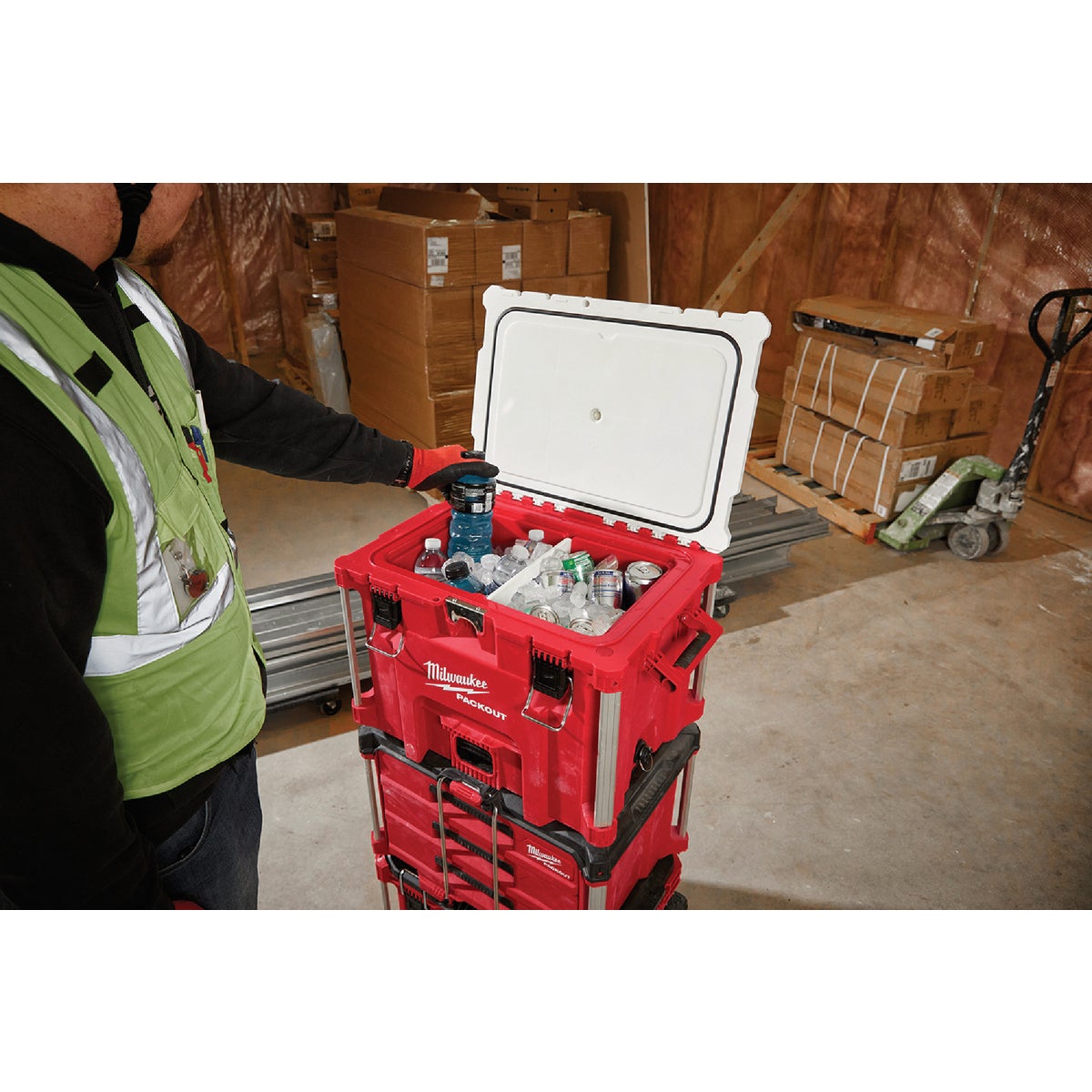 Milwaukee PACKOUT 40 Qt. XL Cooler Image 5