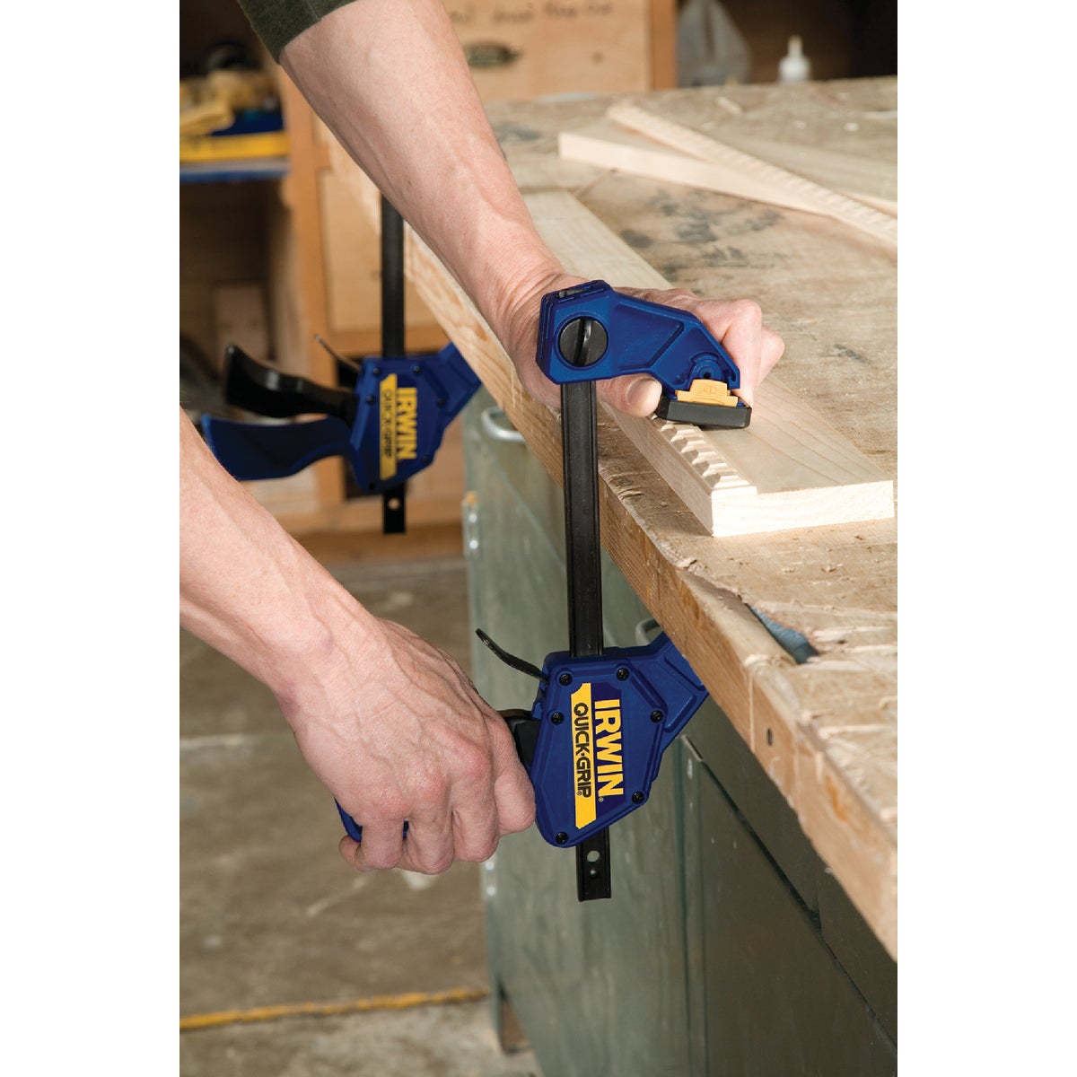 Irwin Quick-Grip 12 In. Medium-Duty One-Hand Bar Clamp Image 6