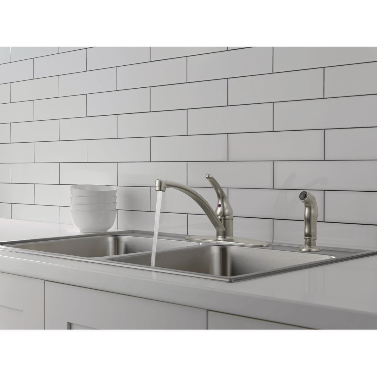 Delta Foundations Stainless Steel Kitchen Faucet With Side Spray Image 2