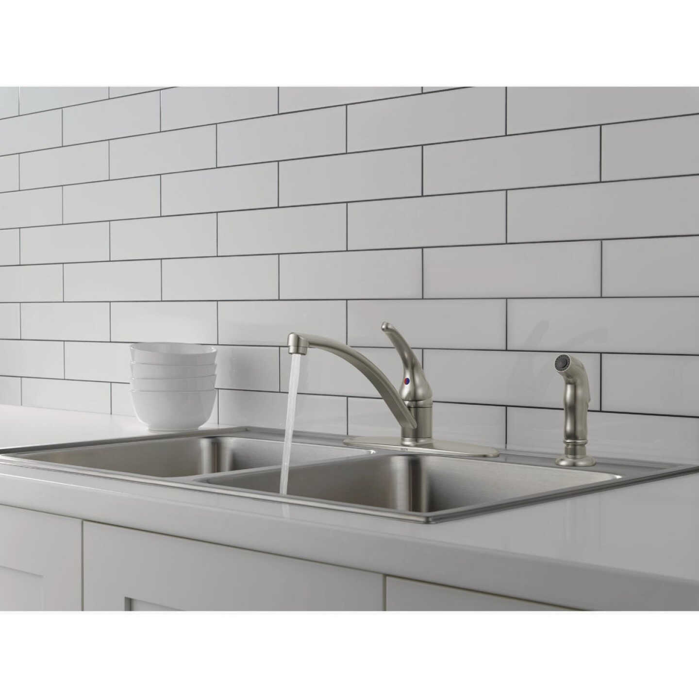 Delta Foundations Stainless Steel Kitchen Faucet With Side Spray Image 2