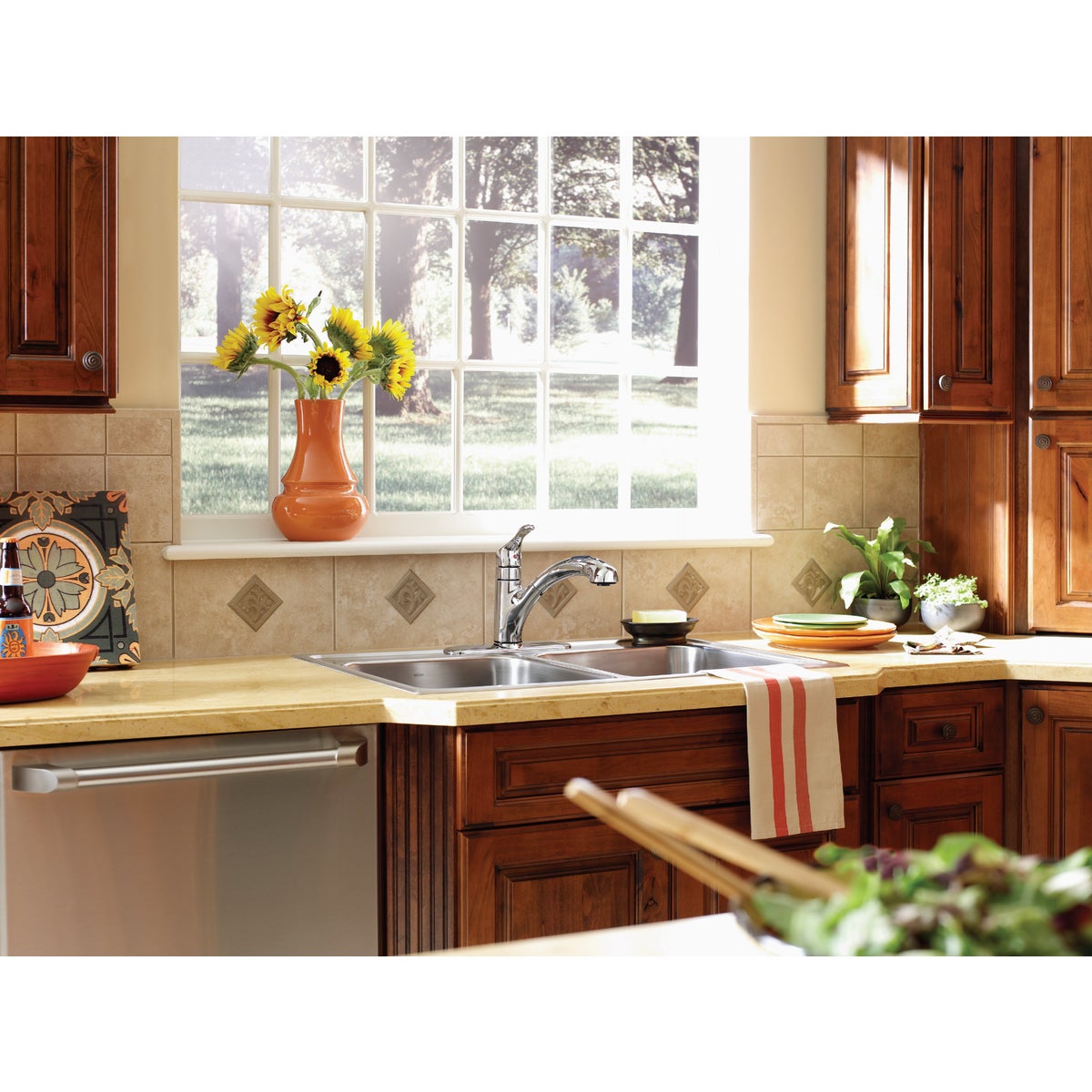 Moen Renzo 1-Handle Lever Pull-Out Kitchen Faucet, Chrome Image 2