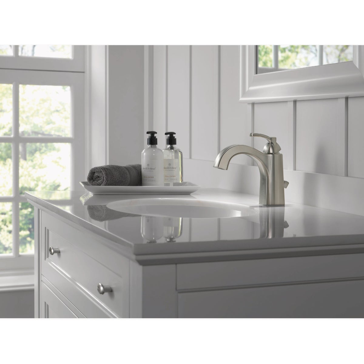 Delta Flynn Stainless Single-Handle 4 In. Centerset Bathroom Faucet Image 4