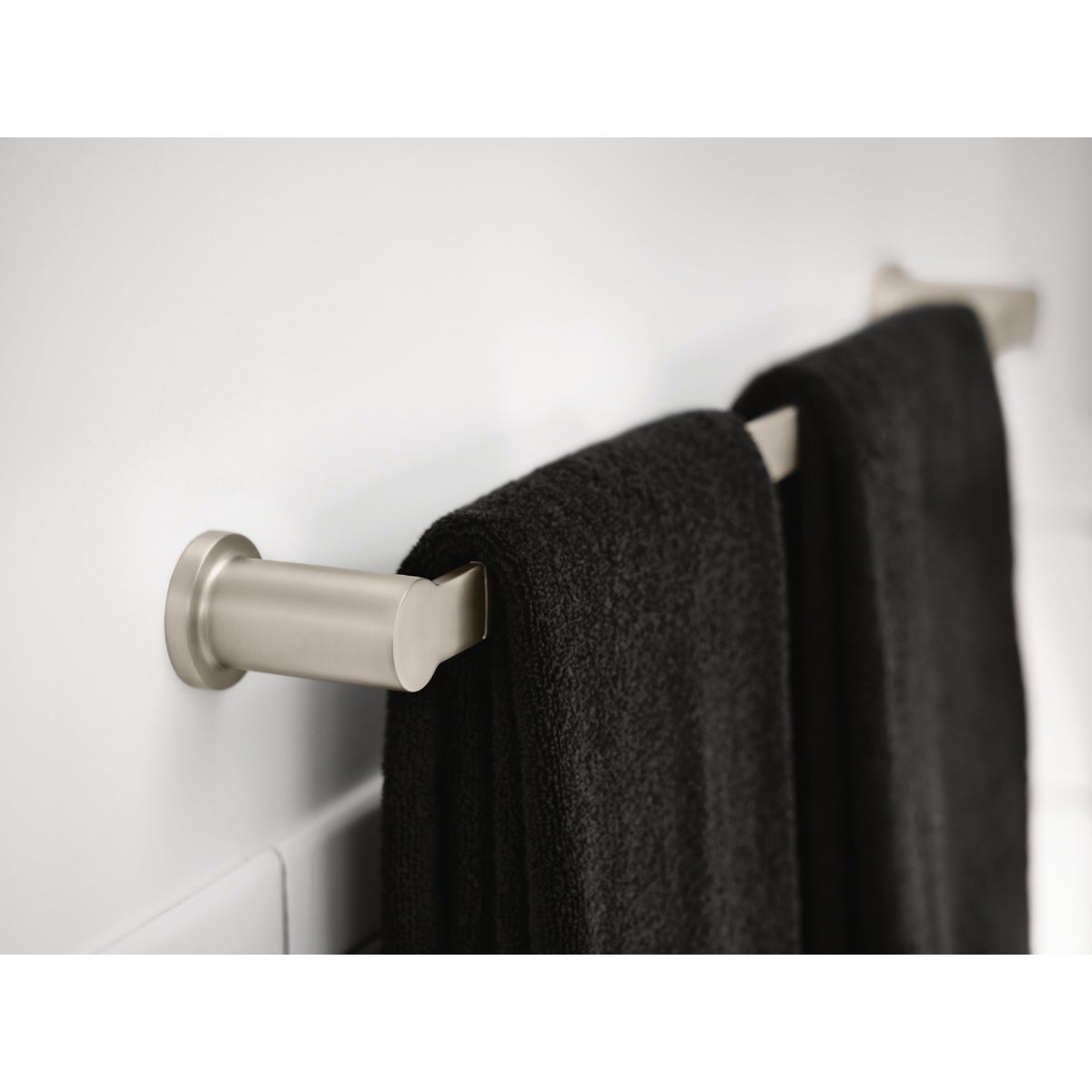 Moen Rinza 18 In. Towel Bar, Spot Resist Brushed Nickel Image 2