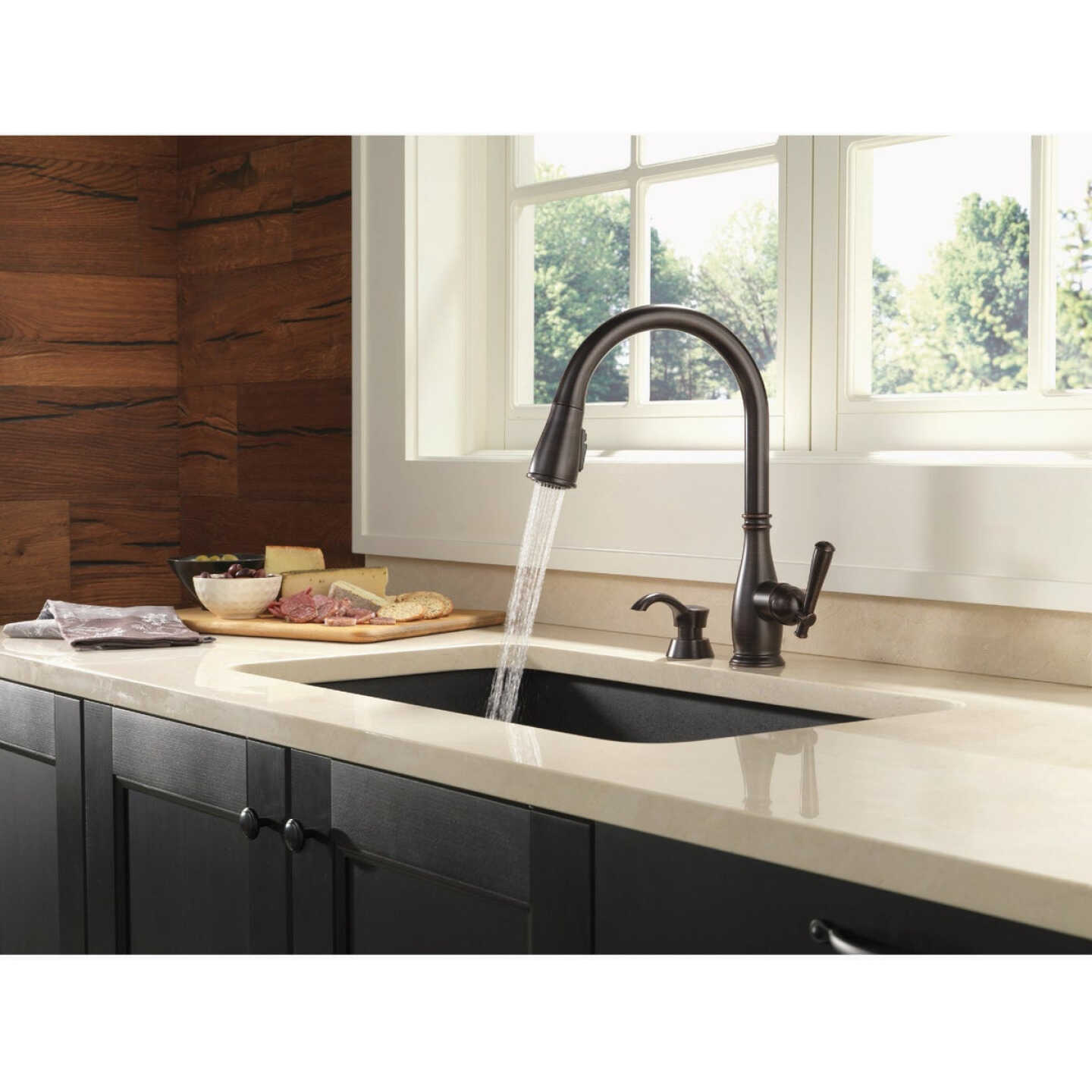 Delta Charmaine Venetian Bronze Single-Handle High-Arc Kitchen Faucet Image 3