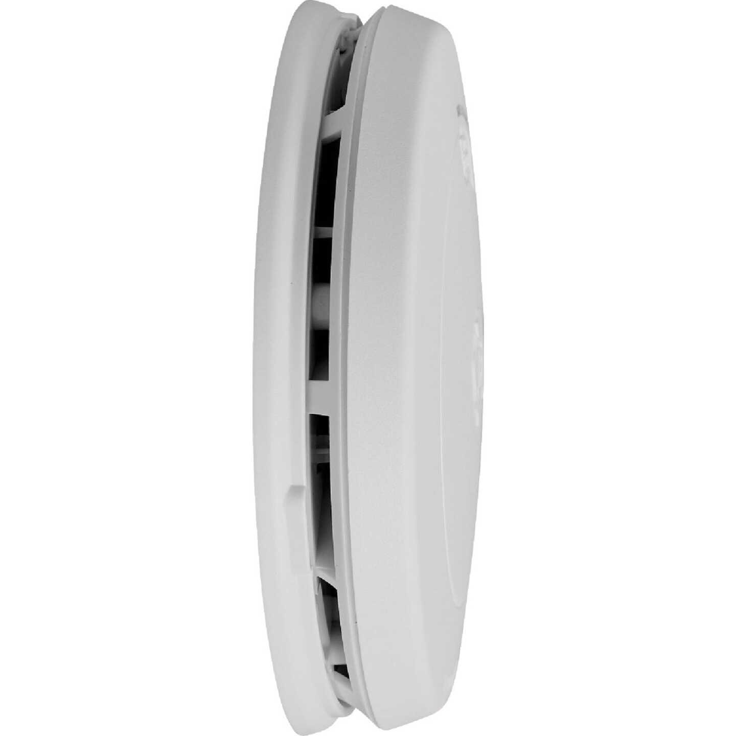 First Alert SMCO210 2-In-1 10-Year Battery Photoelectric Smoke & Carbon Monoxide Alarm Image 4
