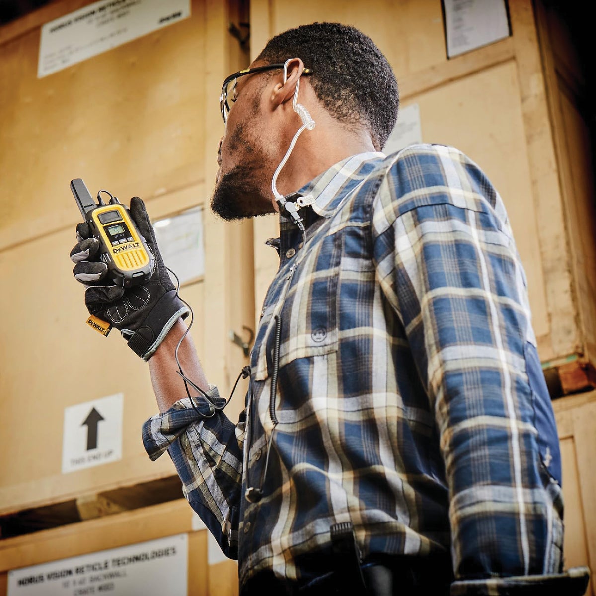 DEWALT Headset for DXFRS300 & DXFRS800 Walkie Talkie 2-Way Radios Image 3