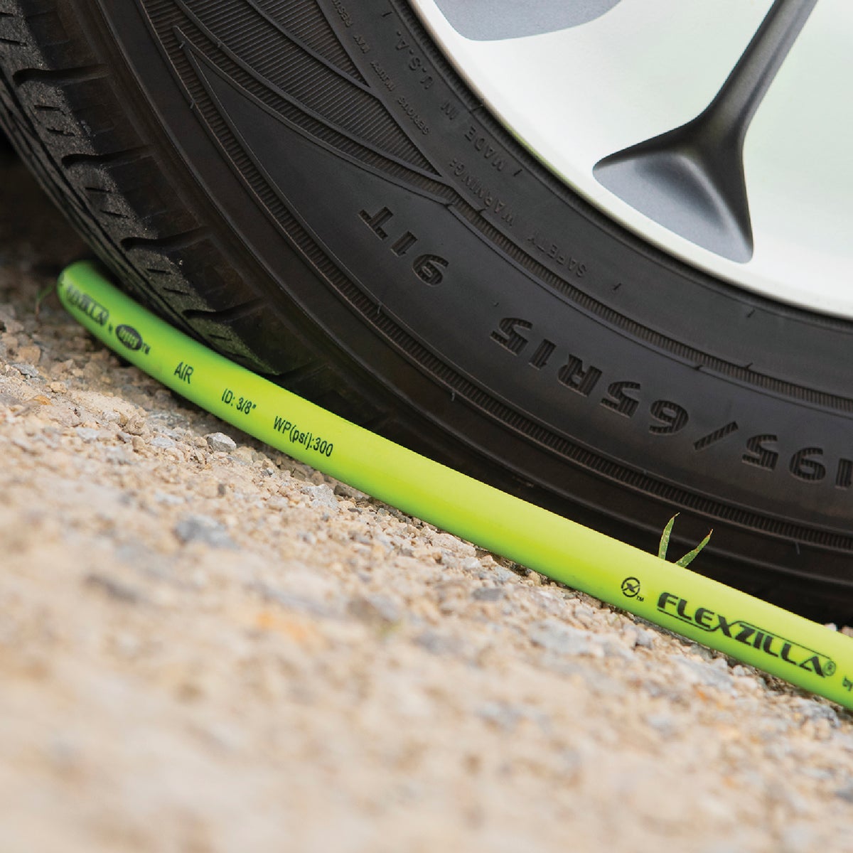 Flexzilla 1/2 In. x 50 Ft. Polymer-Blend Air Hose with 3/8 In. MNPT Fittings Image 3