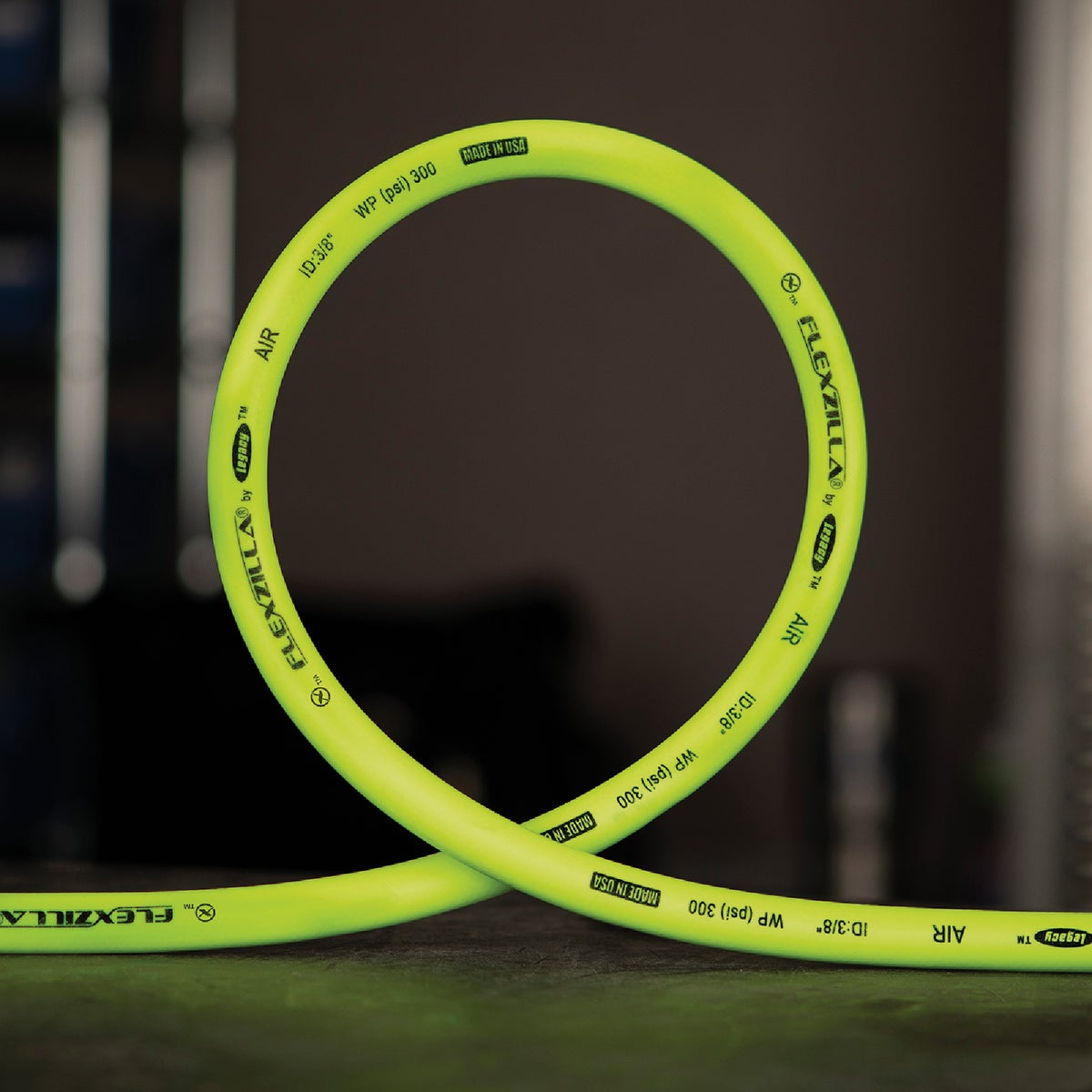 Flexzilla 1/4 In. x 100 Ft. Polymer-Blend Air Hose with 1/4 In. MNPT Fittings Image 5