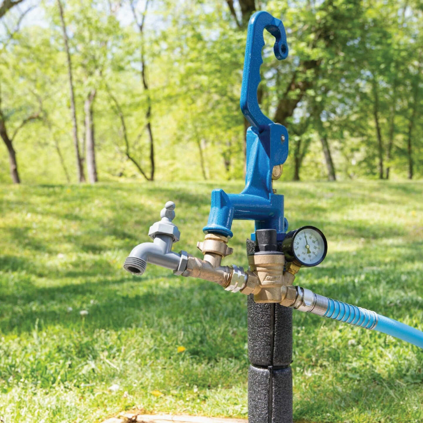Camco 90 Degree RV Plastic Outdoor Water Faucet Image 3