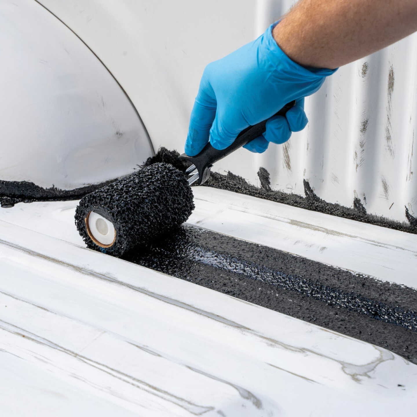 PEAK Herculiner Gal. Brush-On Bed Liner Kit, Black Image 4