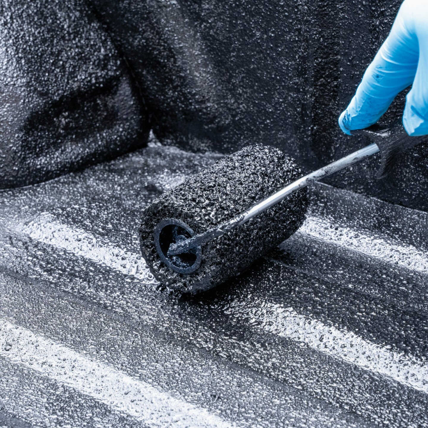 PEAK Herculiner Qt. Brush-On Bed Liner Image 3