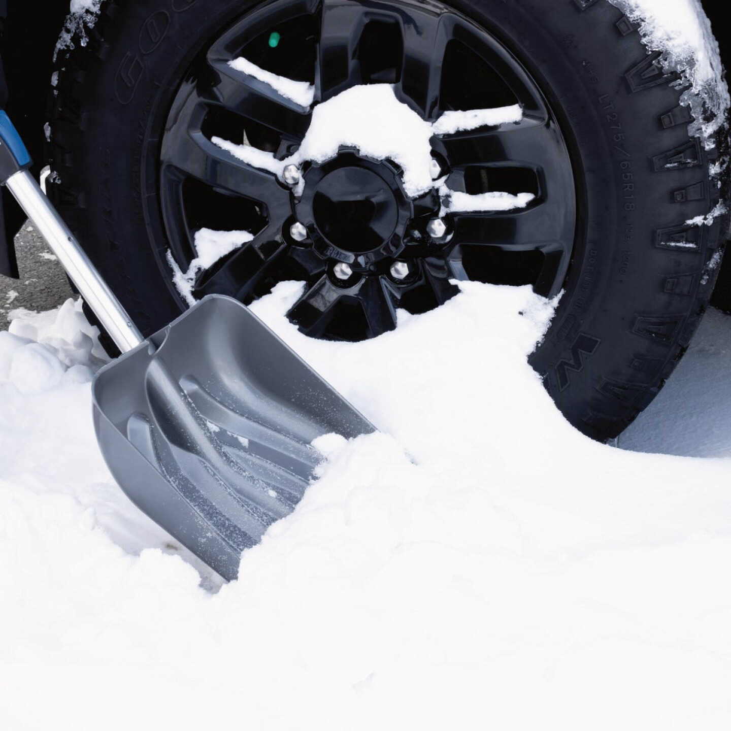 Suncast 11 In. Telescoping Automotive Car Shovel Image 2