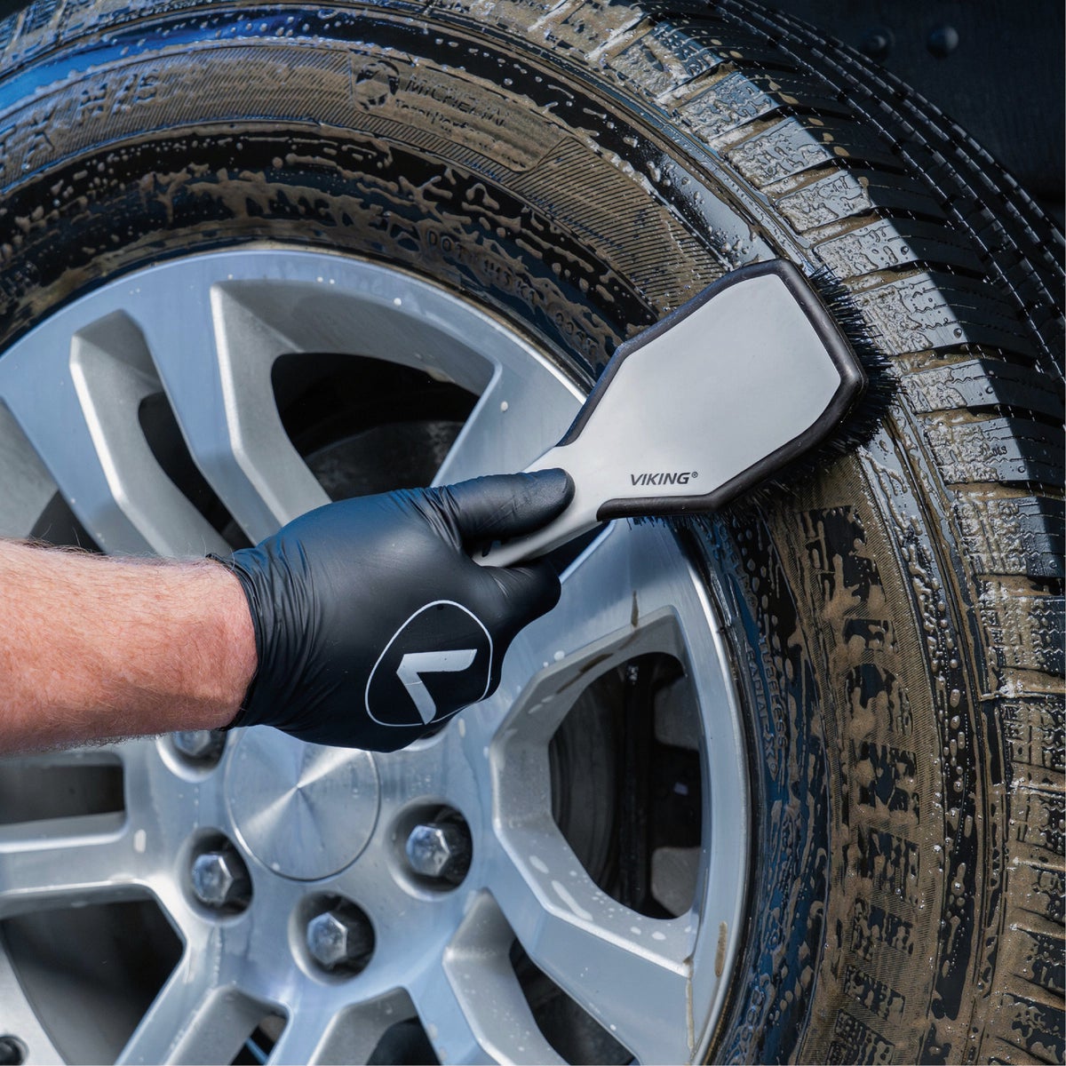 Viking Tire Scrub Brush Image 4