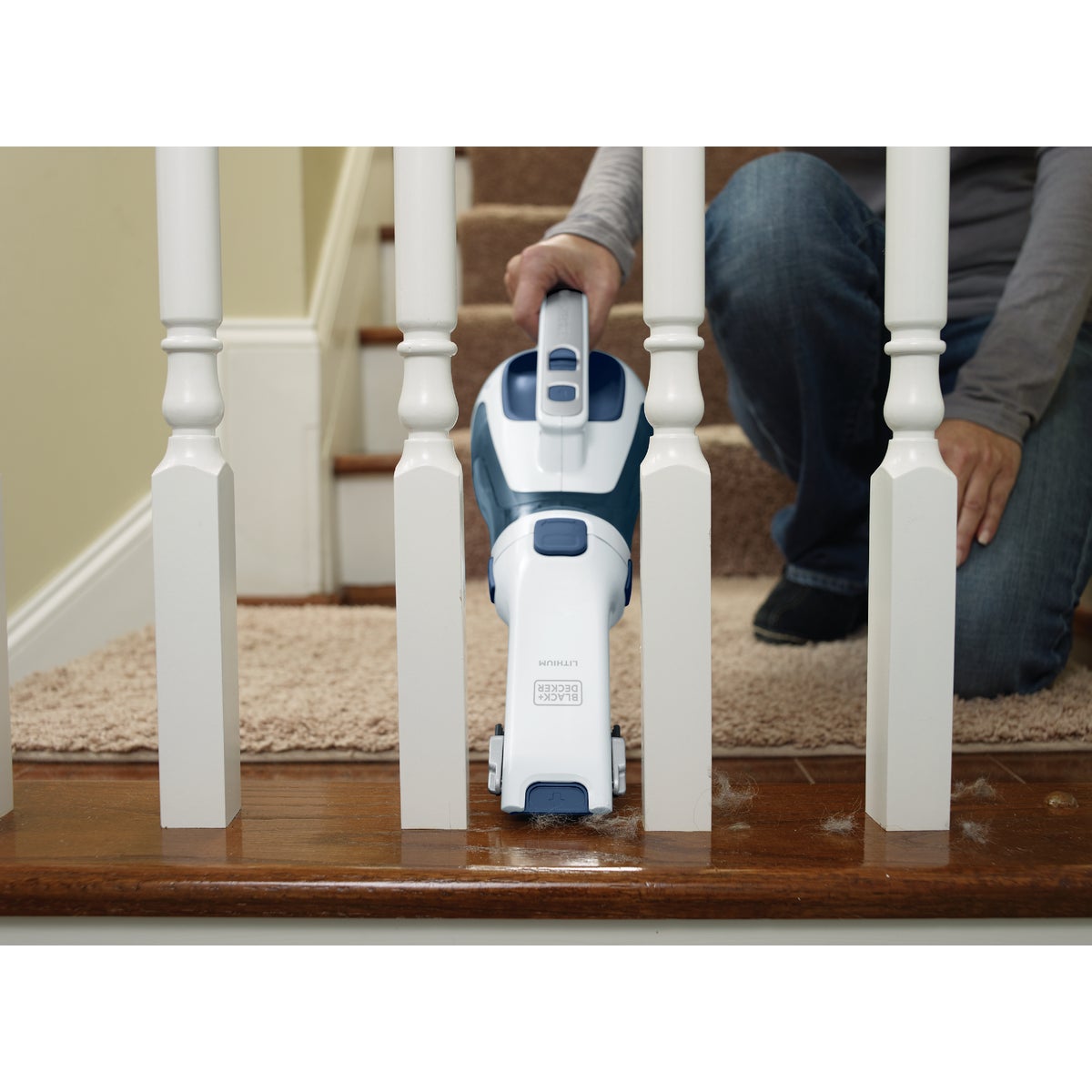 Black & Decker Dustbuster 10.8V Cordless Handheld Vacuum Cleaner, Magic Blue Image 2