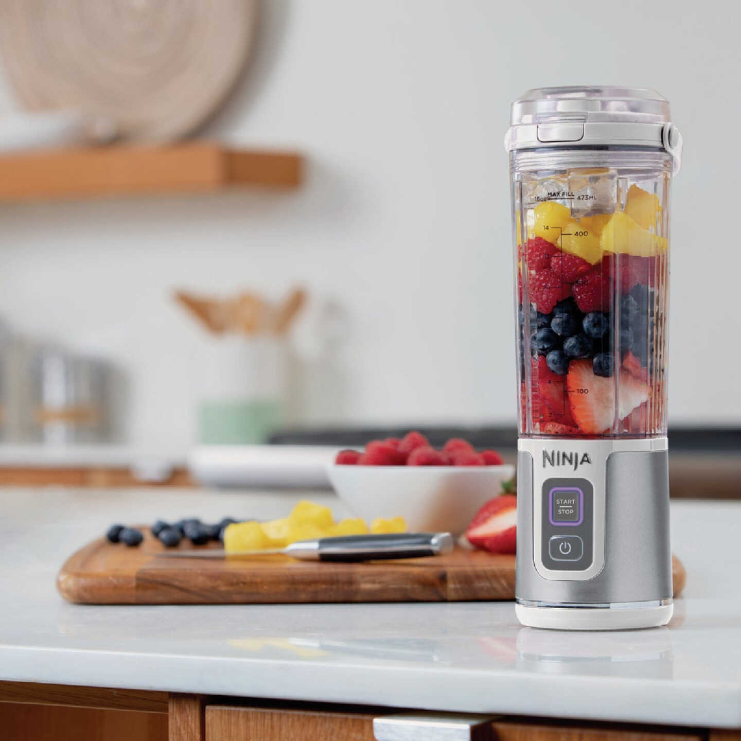 Ninja Blast 16 Oz. White Portable Blender Image 1